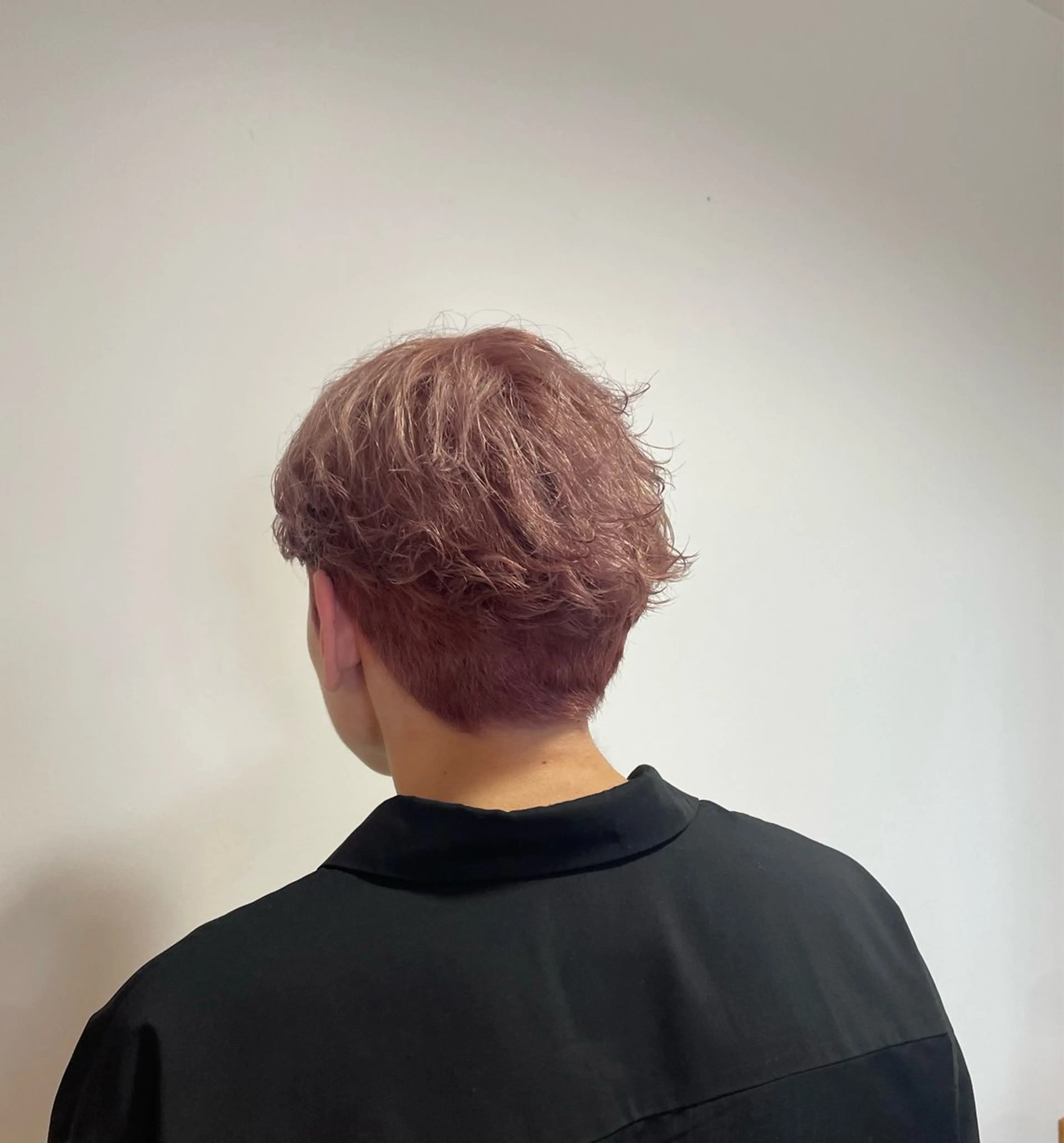 カラー メンズ メンズブリーチ ベージュカラー ブリーチ 透明感カラー ピンクカラー 山本 勇輝のヘアスタイル