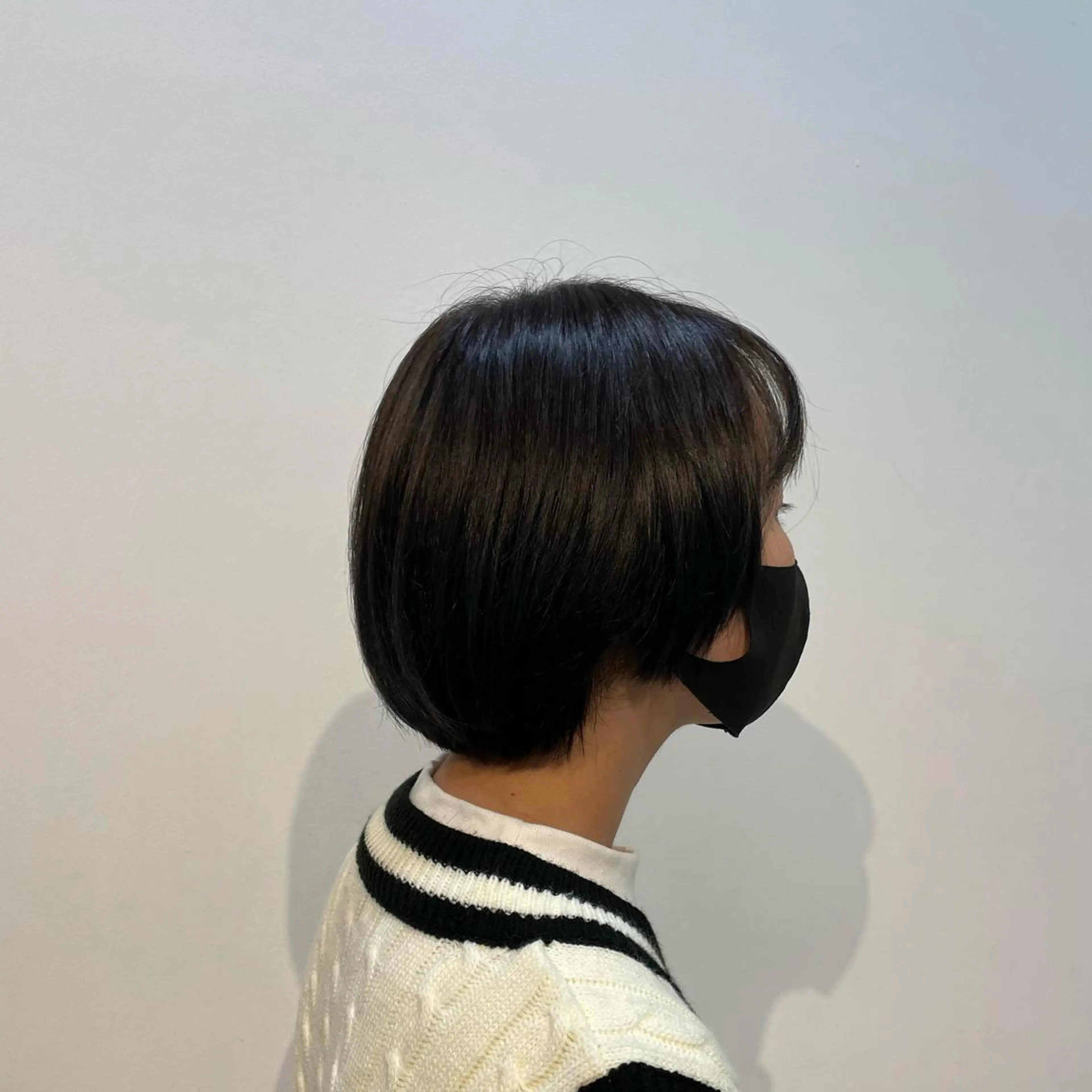 カラー 黒髪 ブリーチ ブルーカラー ブルーブラック 透明感カラー 井上 葉月のヘアスタイル