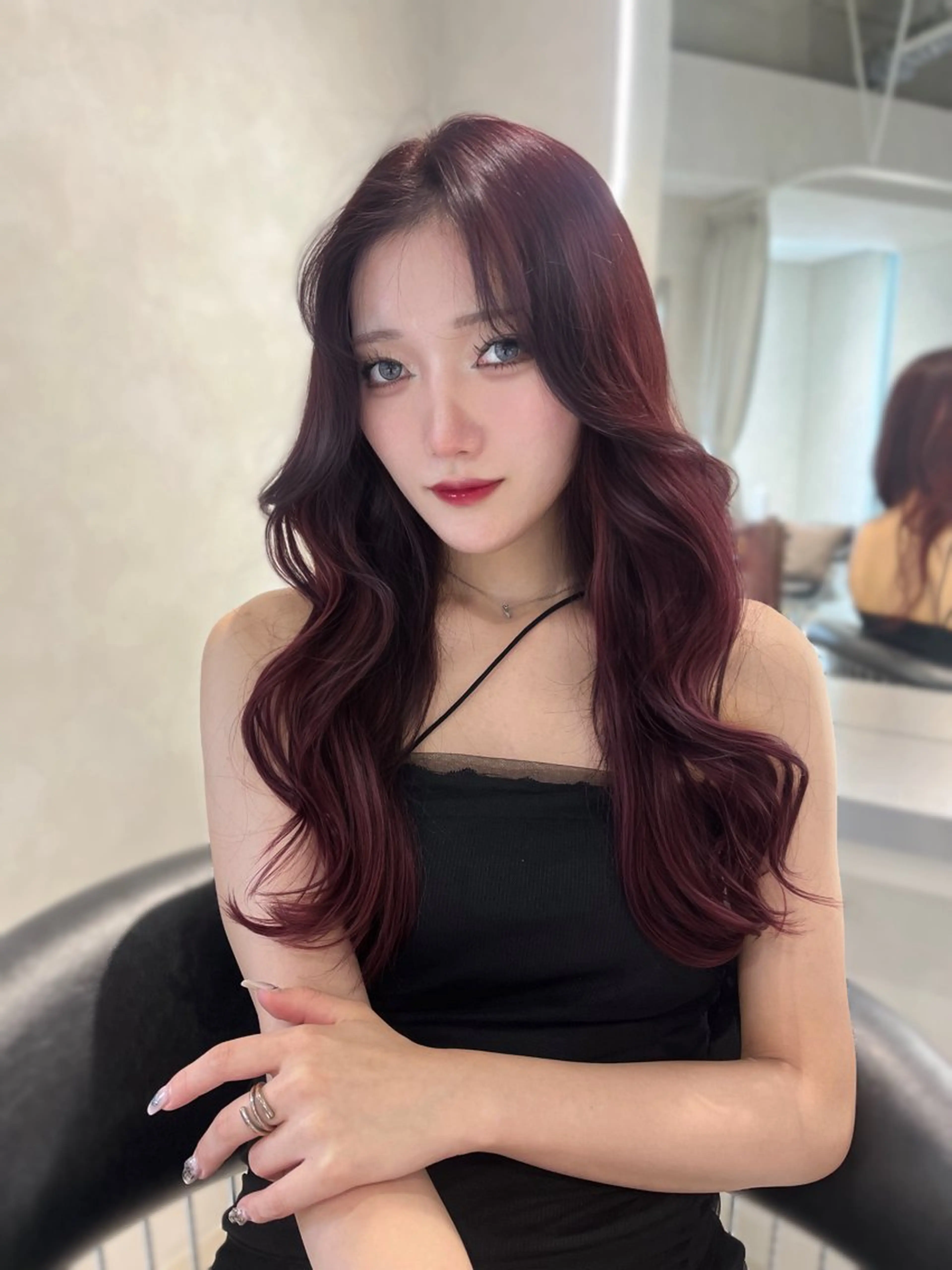 セミロング 韓国メンズ特化 ダウン・毛流れパーマのヘアスタイル