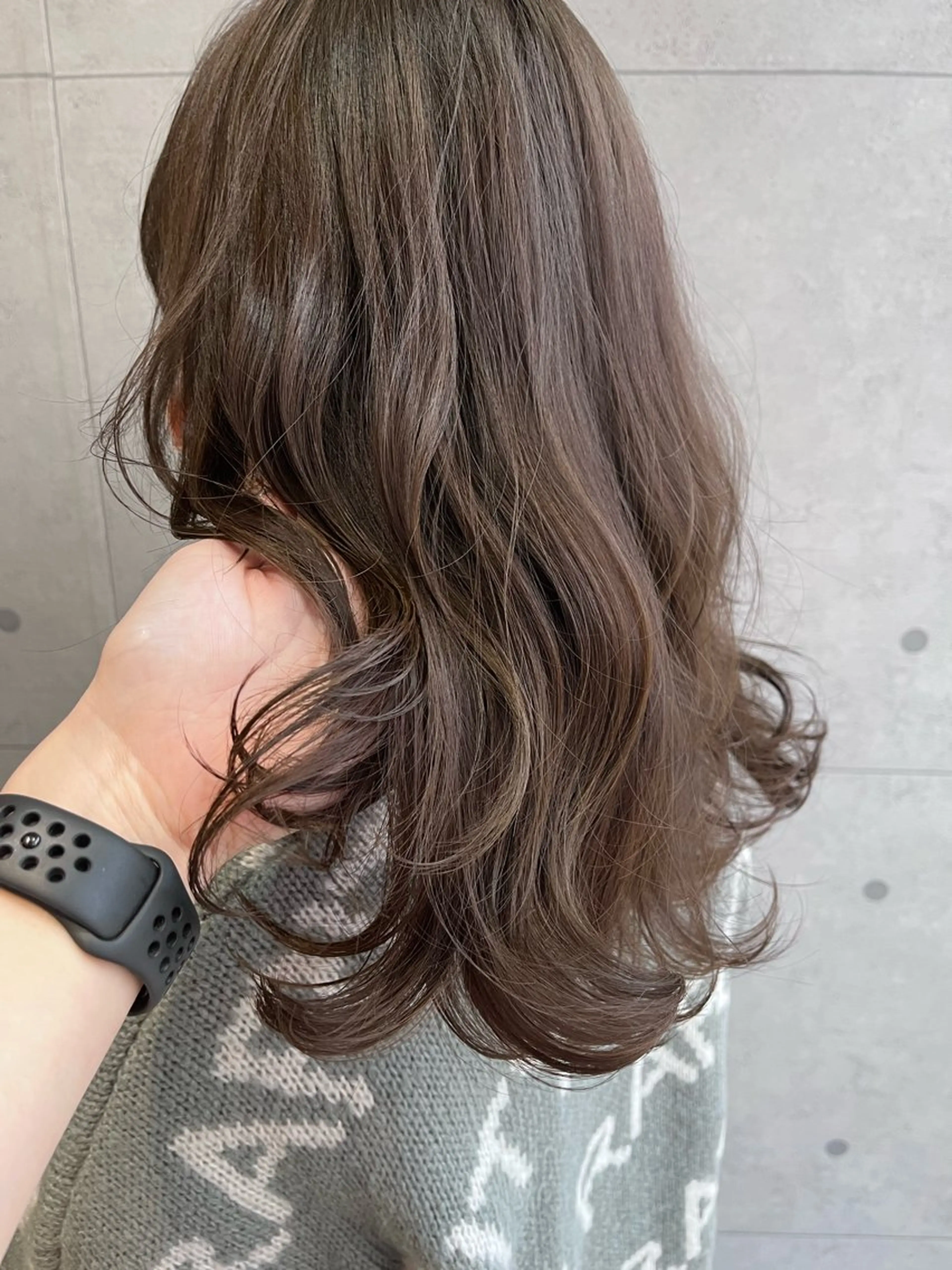 セミロング カラー アッシュ アッシュグレー アッシュグレージュ 透明感カラー グレージュ 下石怜子/レイヤー カット/透明感カラーのヘアスタイル