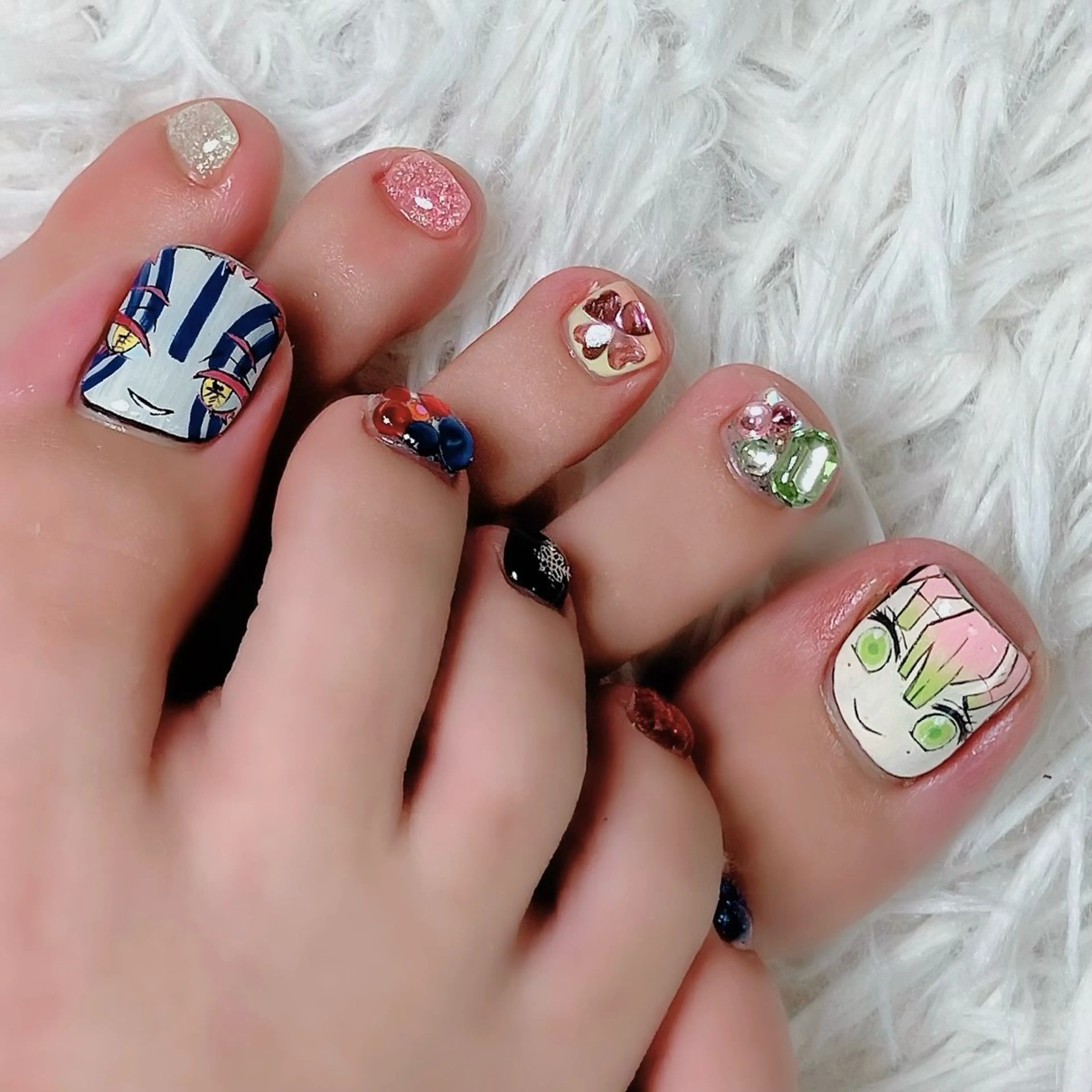 ネイル フットネイル haleyume所属・shino🌟 痛ネイルのネイルデザイン