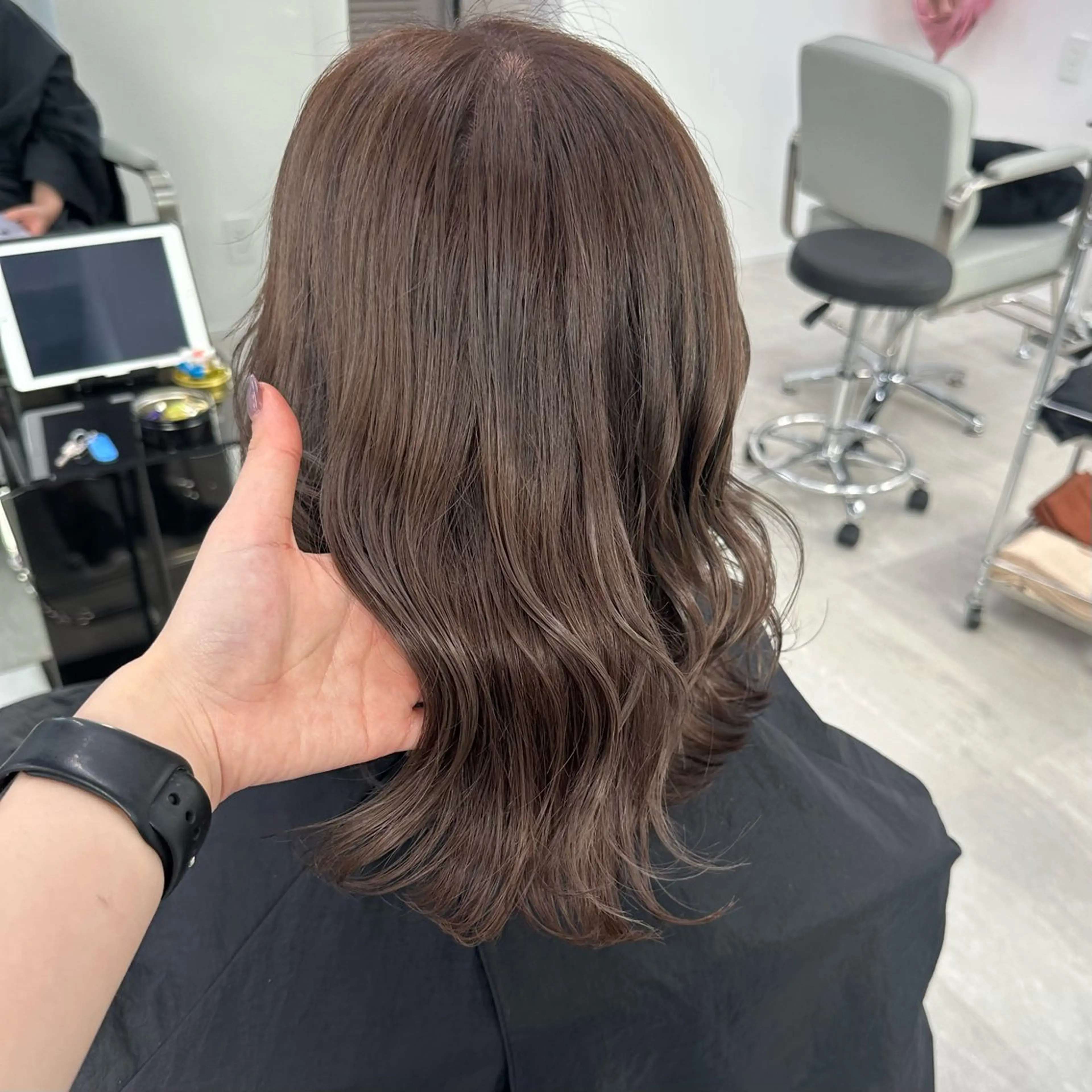 ミディアム カラー ヘアカラー トリートメント REAL 心斎橋所属・ハイトーン/ベージュ /デザイン🦋ナツミのヘアスタイル