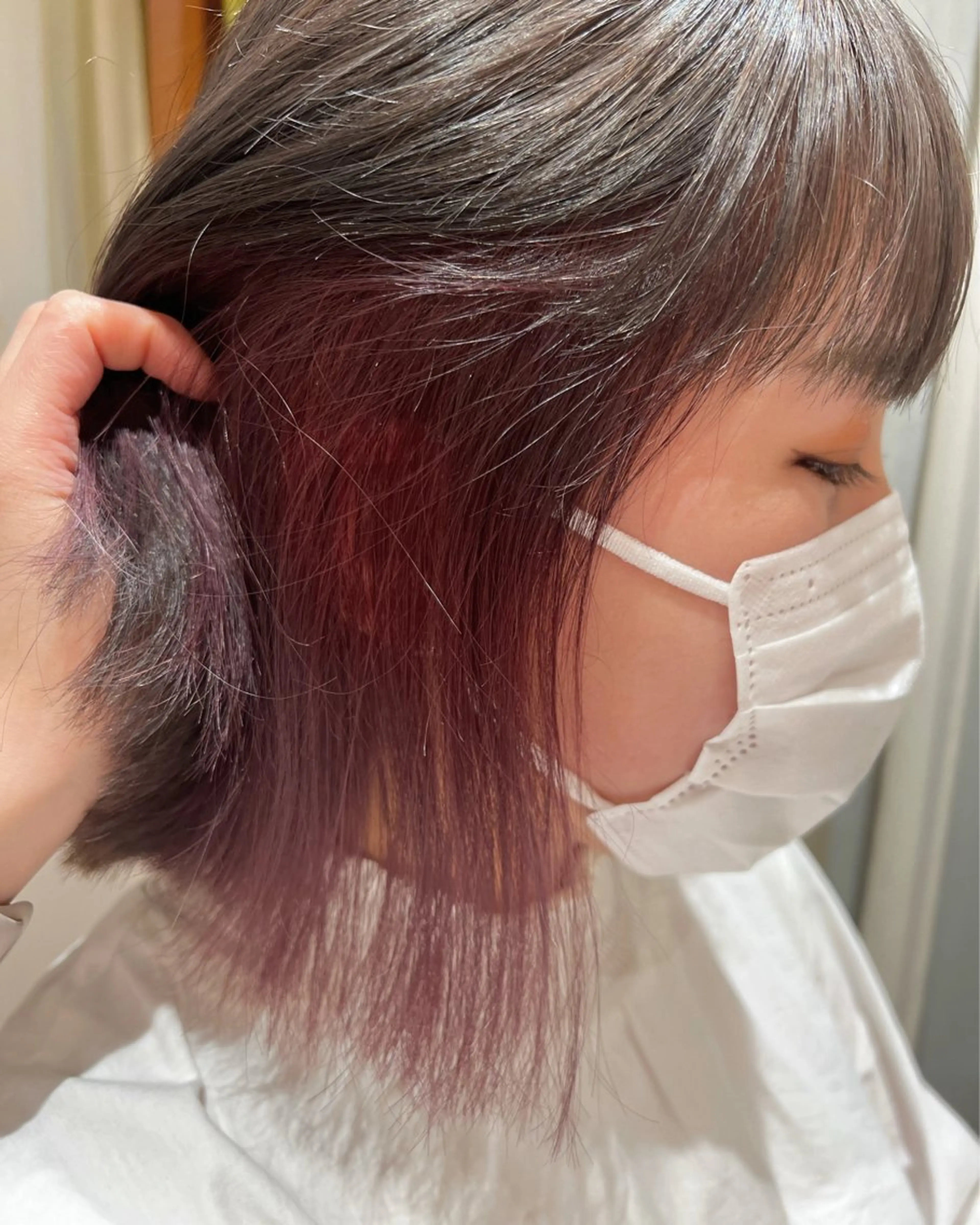 【 ポイントで個性を出したい方に 】インナーブリーチ+カラー+トリートメント🩰💗の写真