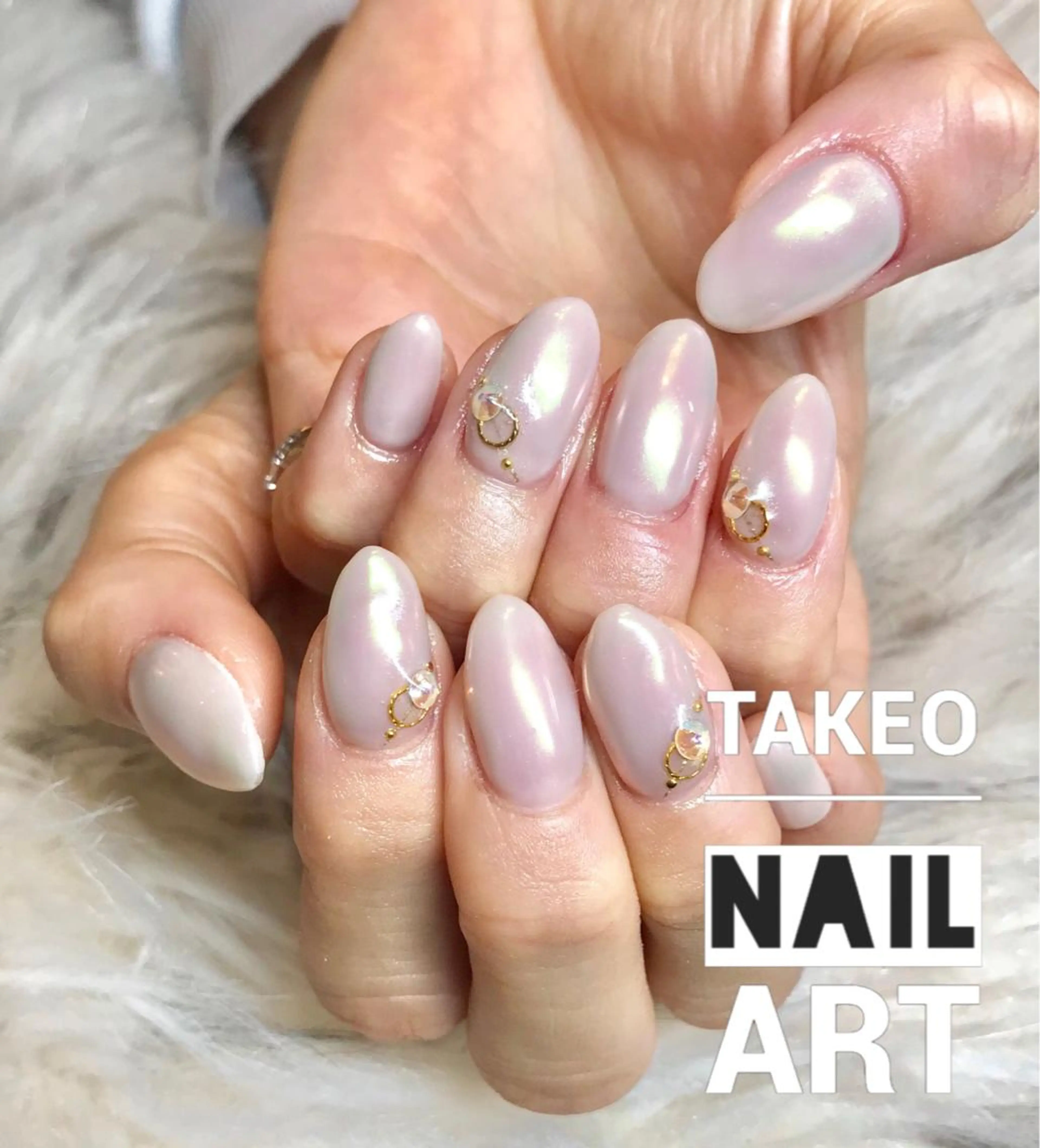 ミディアム ネイル オーロラネイル ワンカラーネイル nail&eye Aoのマツエク・マツパデザイン