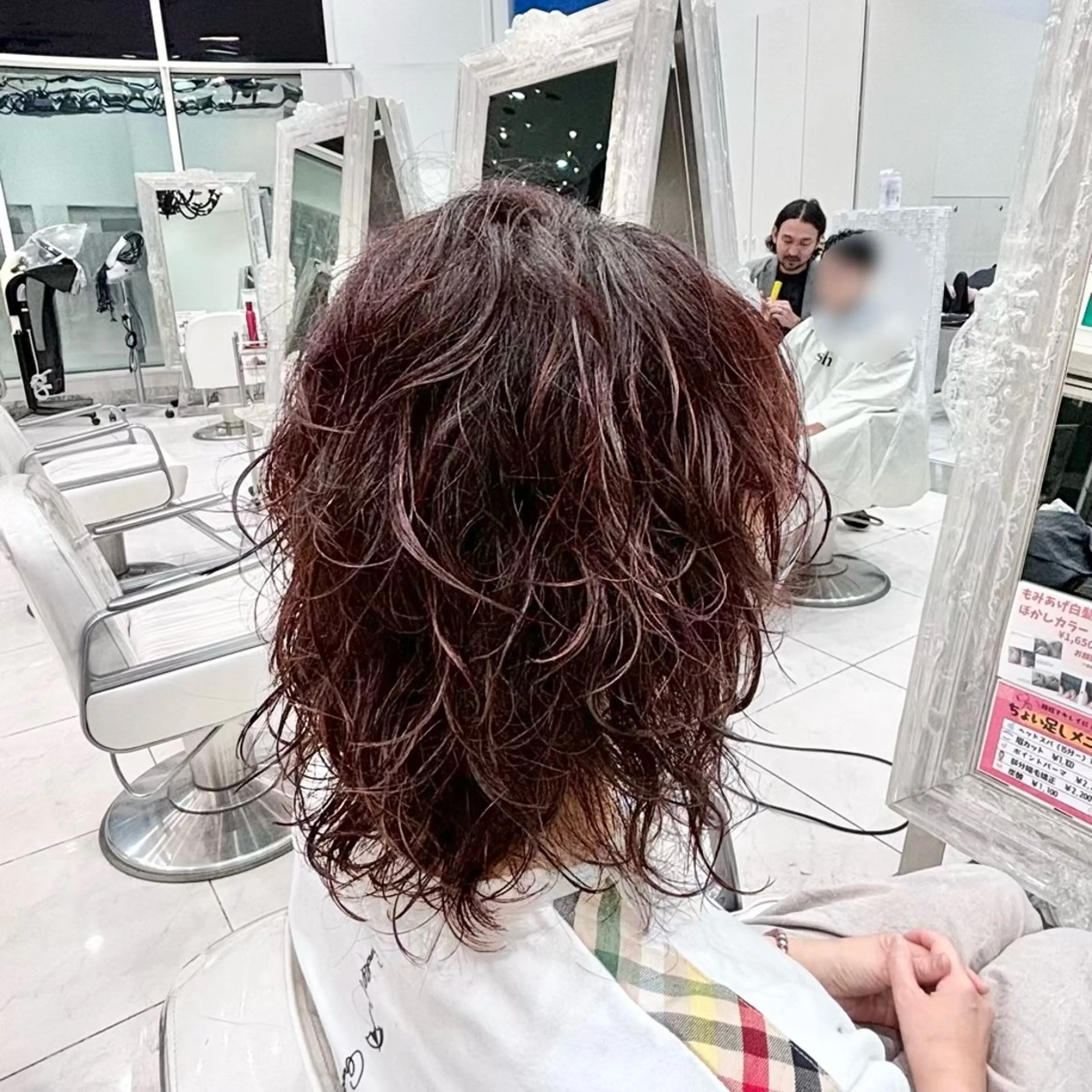 🦦トップの立ち上がり抜群🦦デザインパーマ  カット＋パーマ＋トリートメントの写真