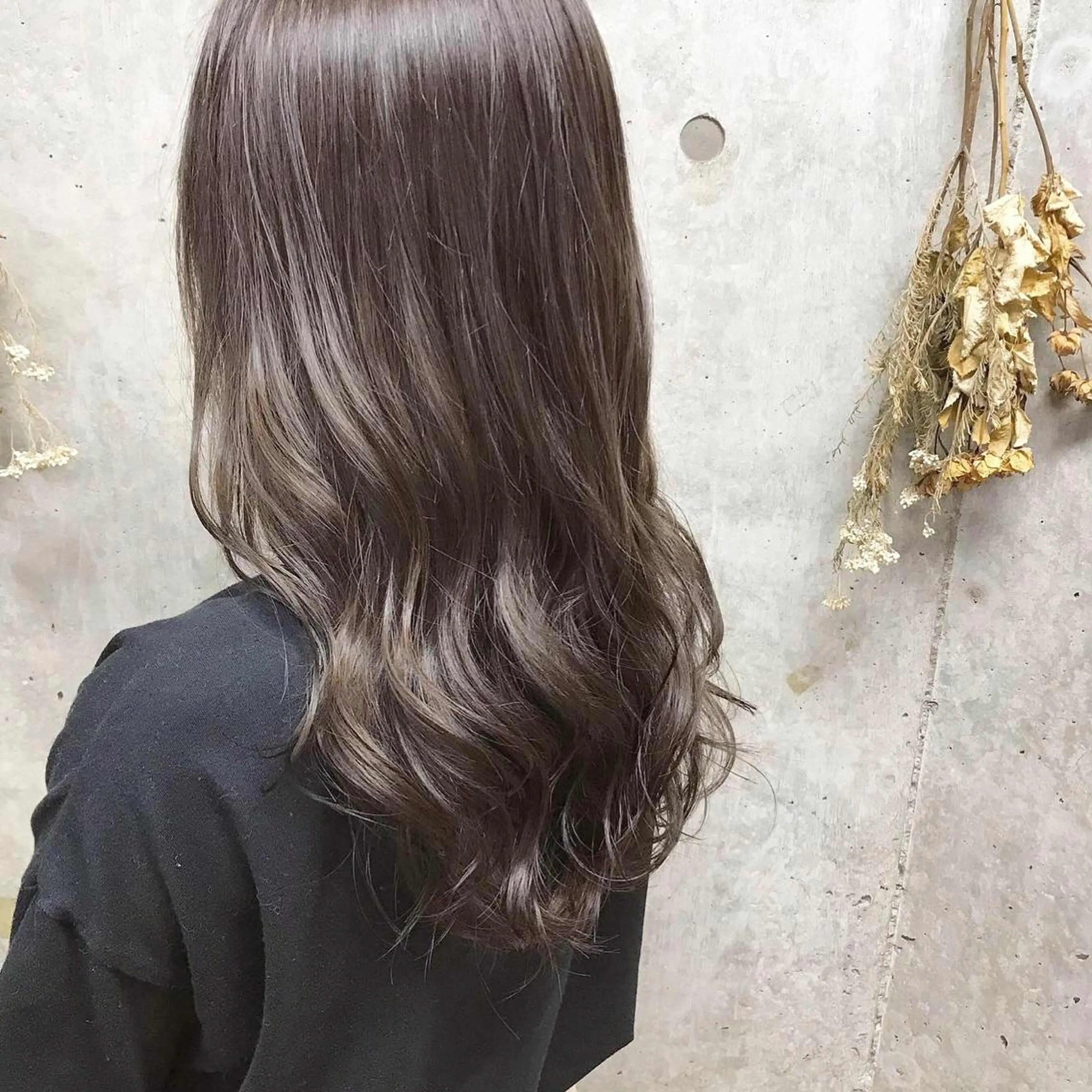 ロング カラー ヘアアレンジ アッシュ ベージュカラー 透明感カラー イルミナカラー Satsuki ✂︎♡のヘアスタイル