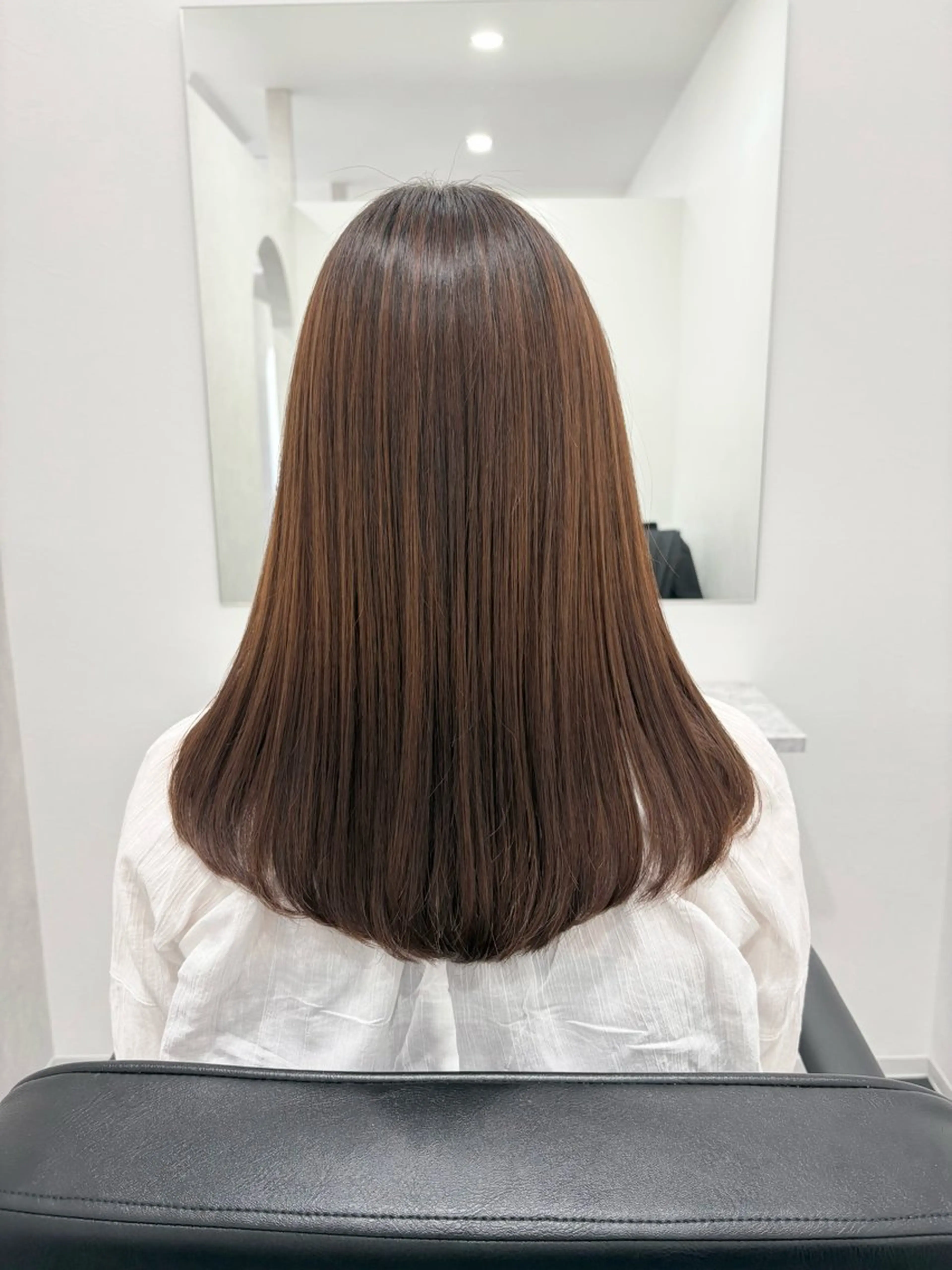 セミロング カット 縮毛矯正 トリートメント AI KIのヘアスタイル