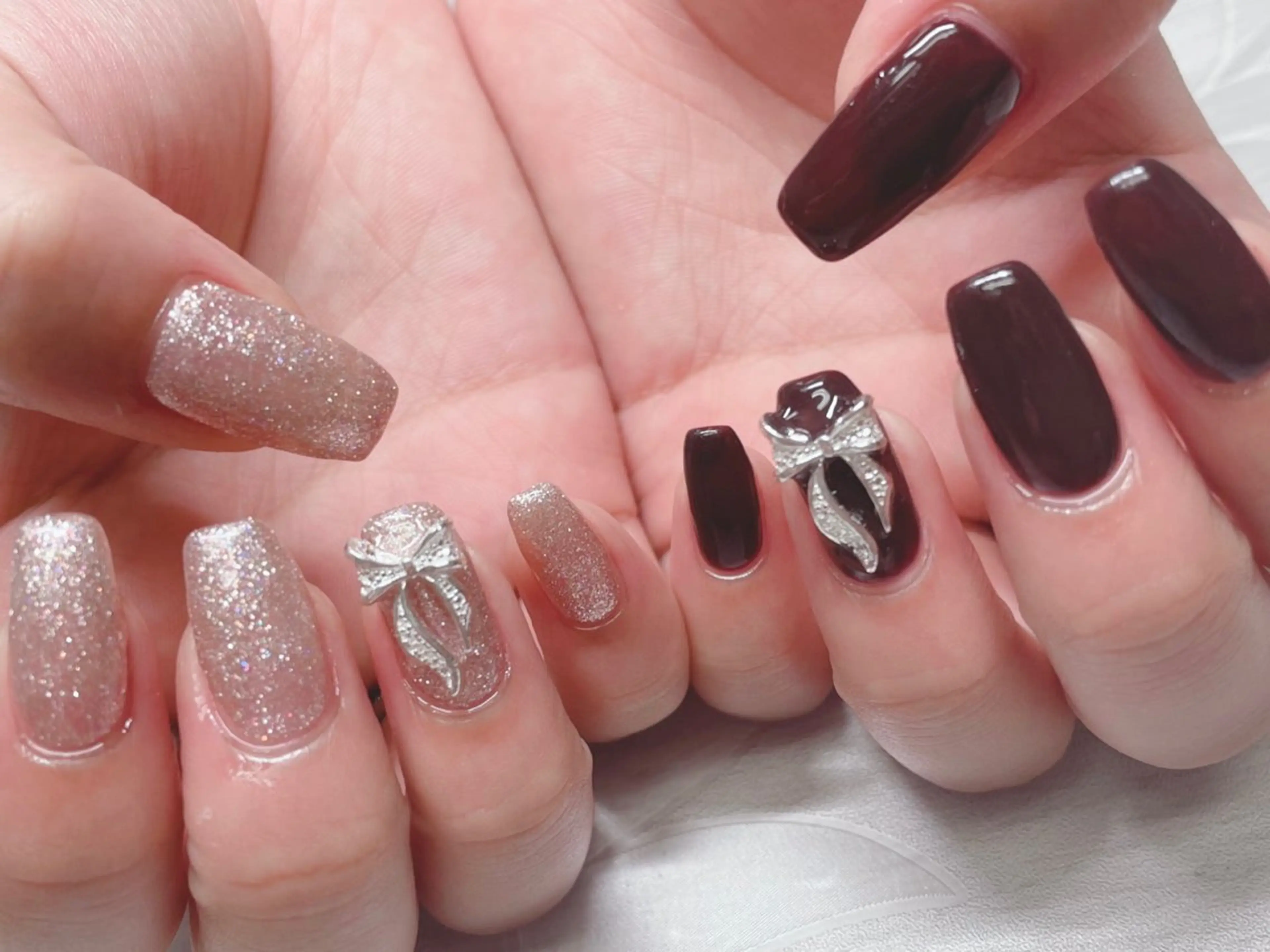 ネイル ジェルネイル キラキラネイル 韓国ネイル パラジェル リボン 芦辺 香奈のネイルデザイン