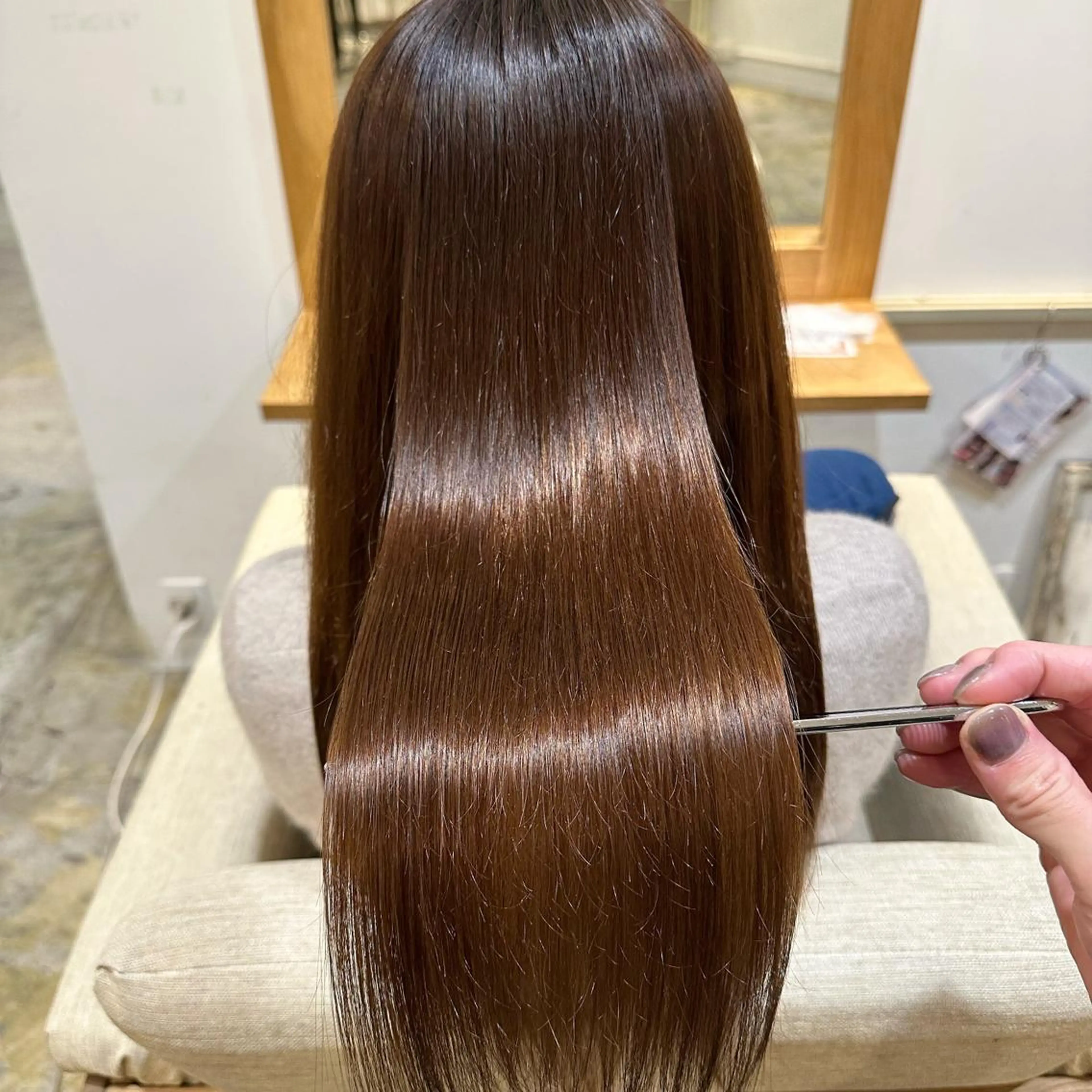 ミディアム 縮毛矯正 ブリーチ縮毛矯正 齊藤翔太のヘアスタイル