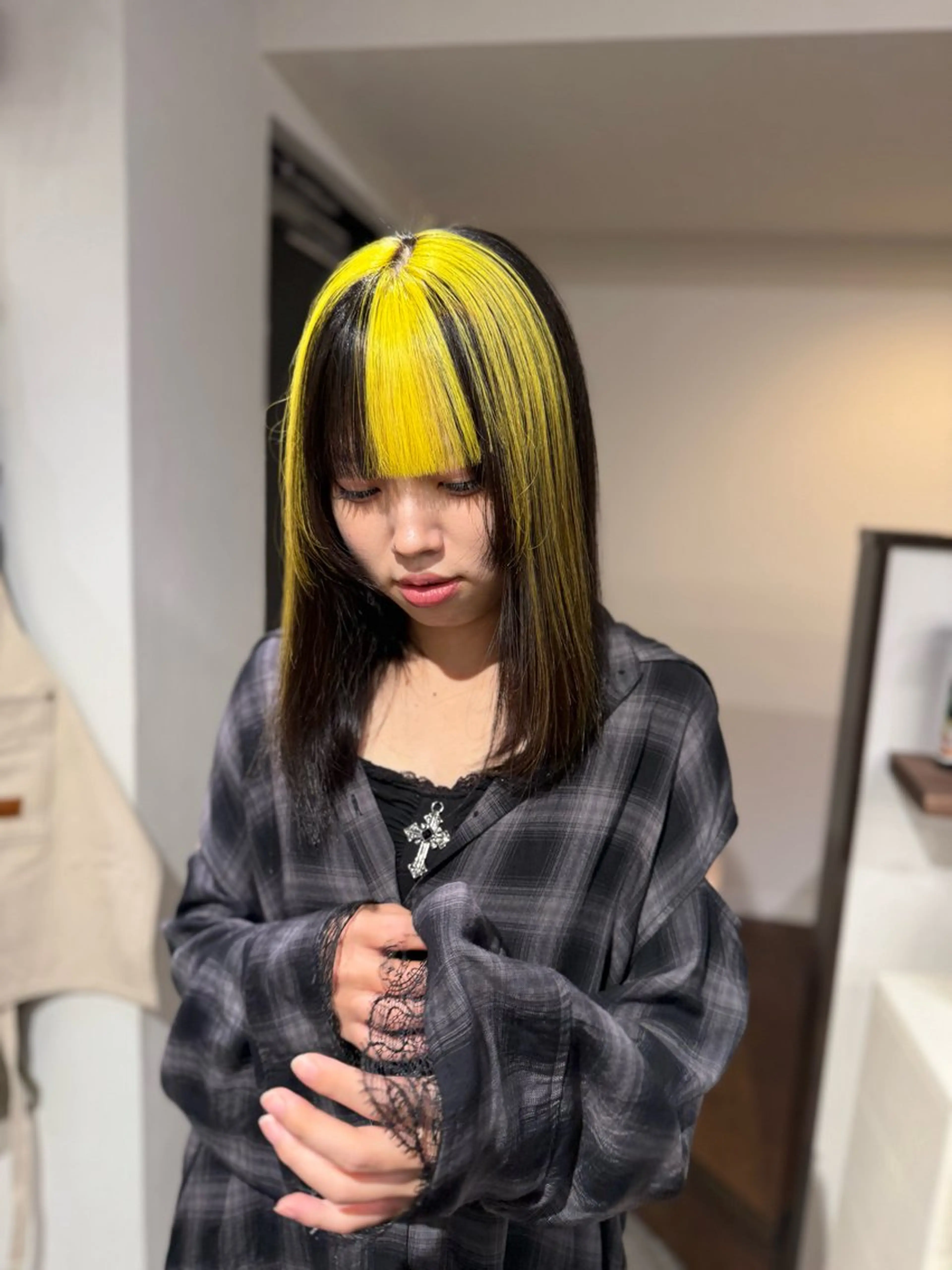 ミディアム カラー デザインカラー ヘアカラー トリートメント カナ 心斎橋/ハイトーンのヘアスタイル