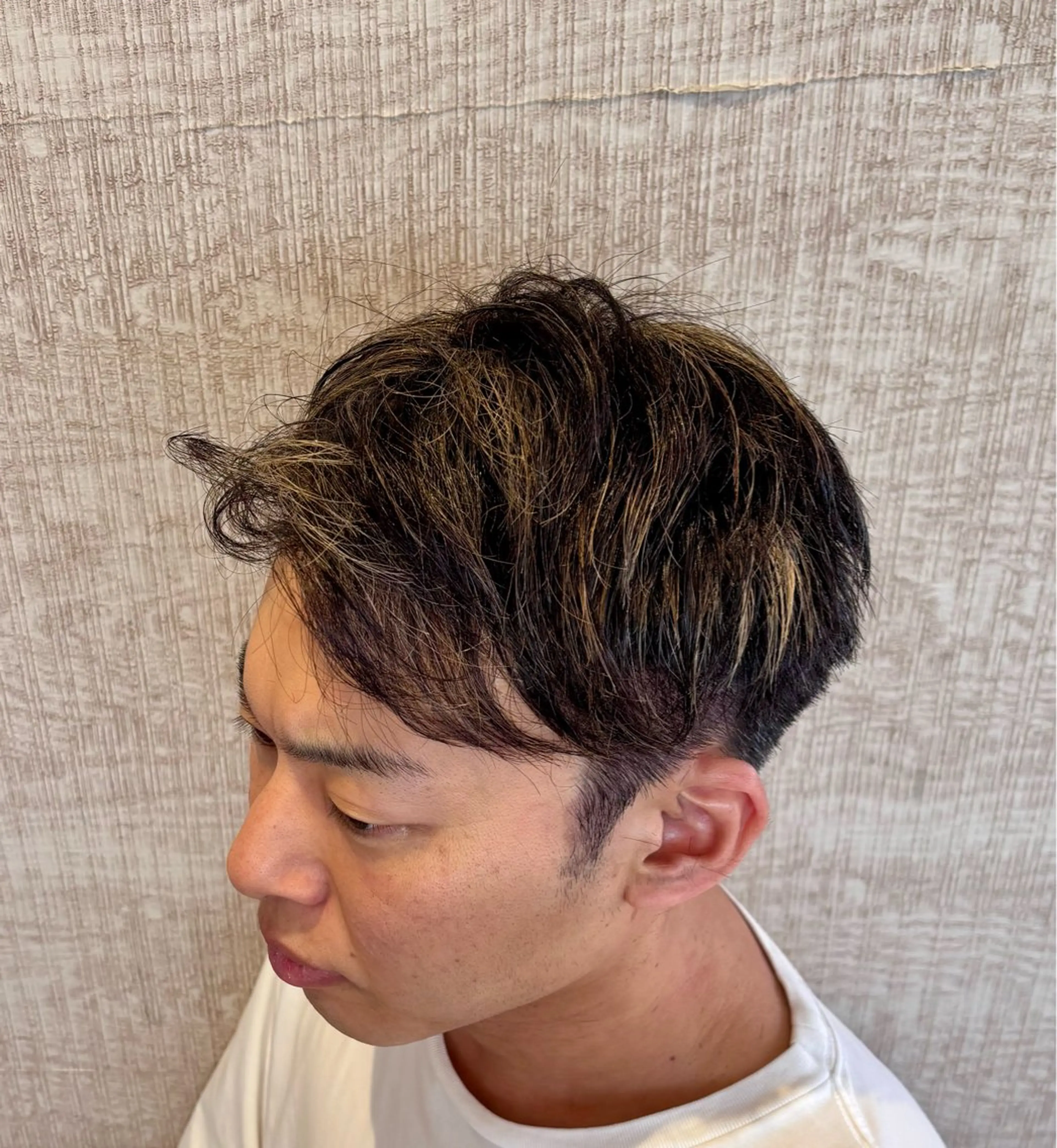 メンズ メンズハイライト ヘアカラー 渡辺 恵理佳のヘアスタイル