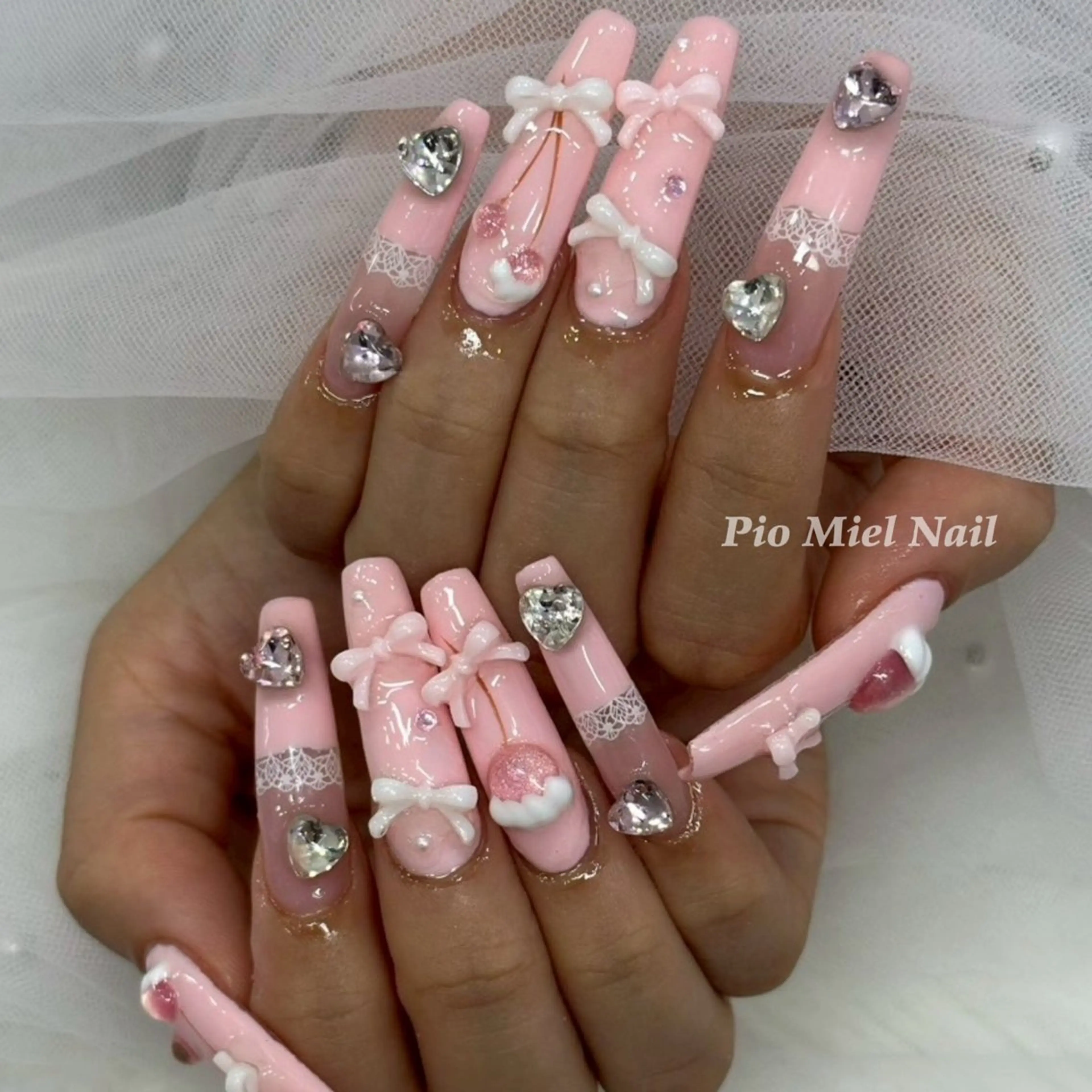ロング 韓国風ヘア ハンドネイル ハンドケア Pio Mielのネイルデザイン