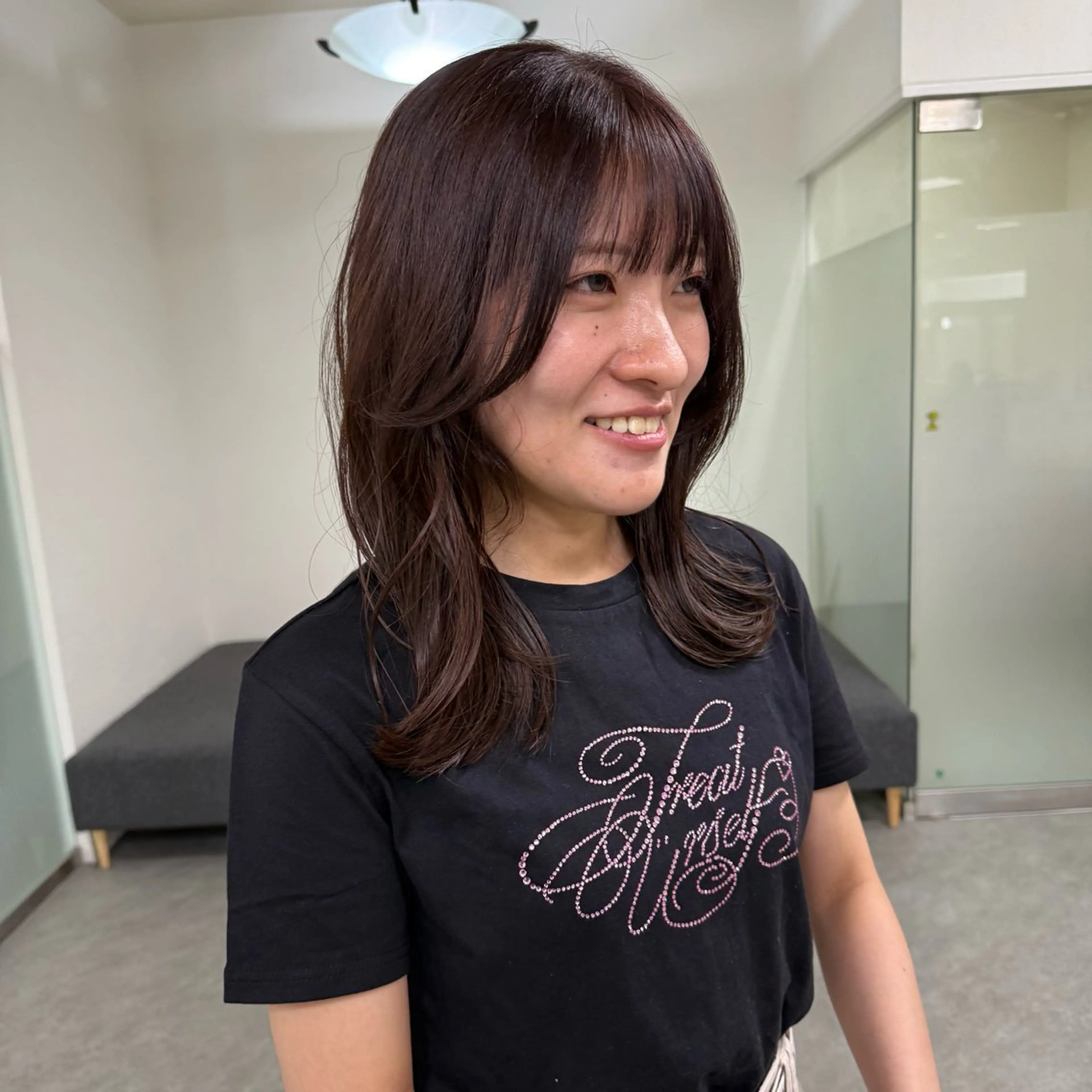 カラー 花島 来愛のヘアスタイル
