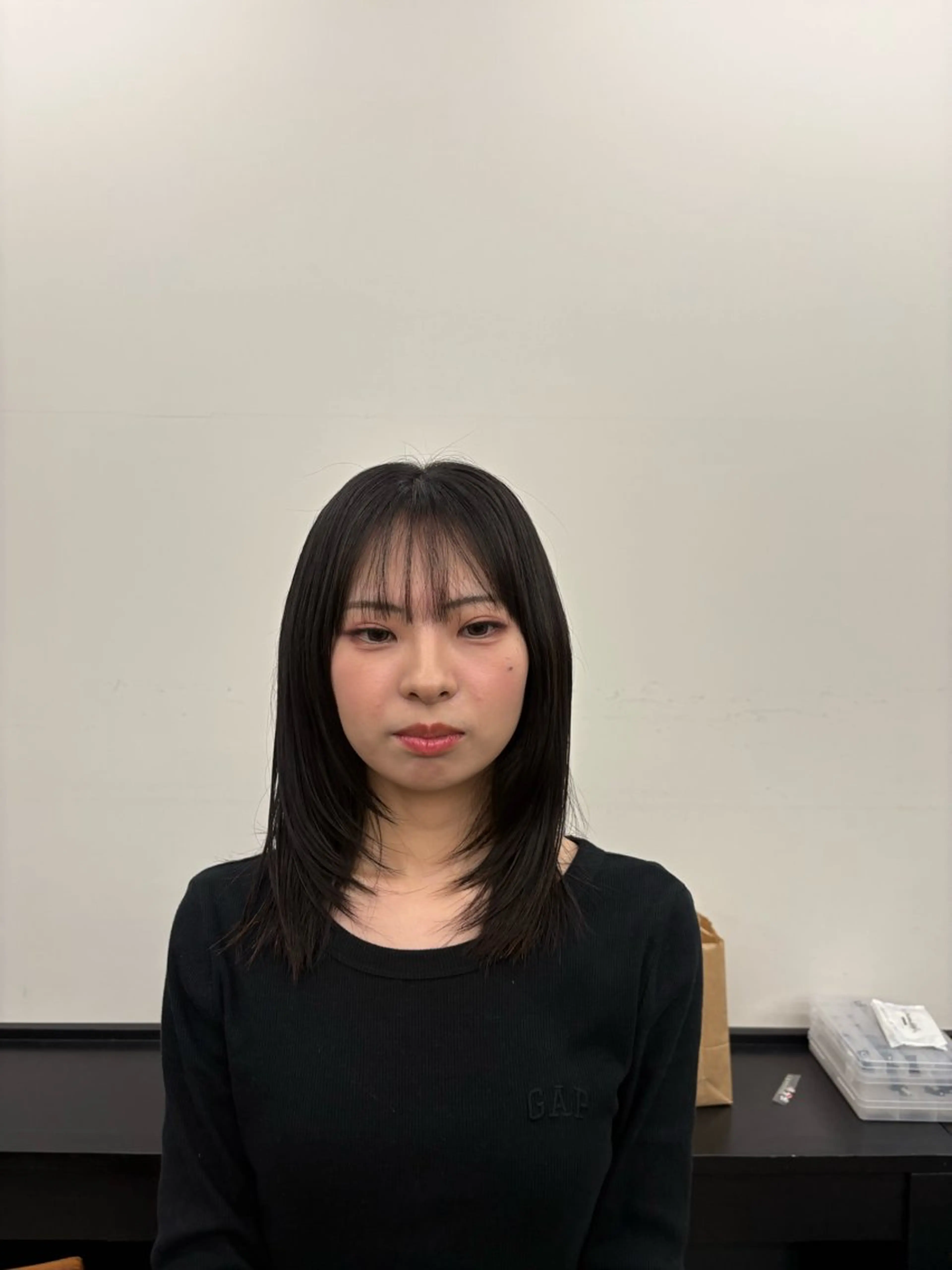 ミディアム 顔まわりレイヤー 顔周りカット レイヤーカット SiSTA 自由が丘所属・自由ヶ丘 ボブ/レイヤーのヘアスタイル