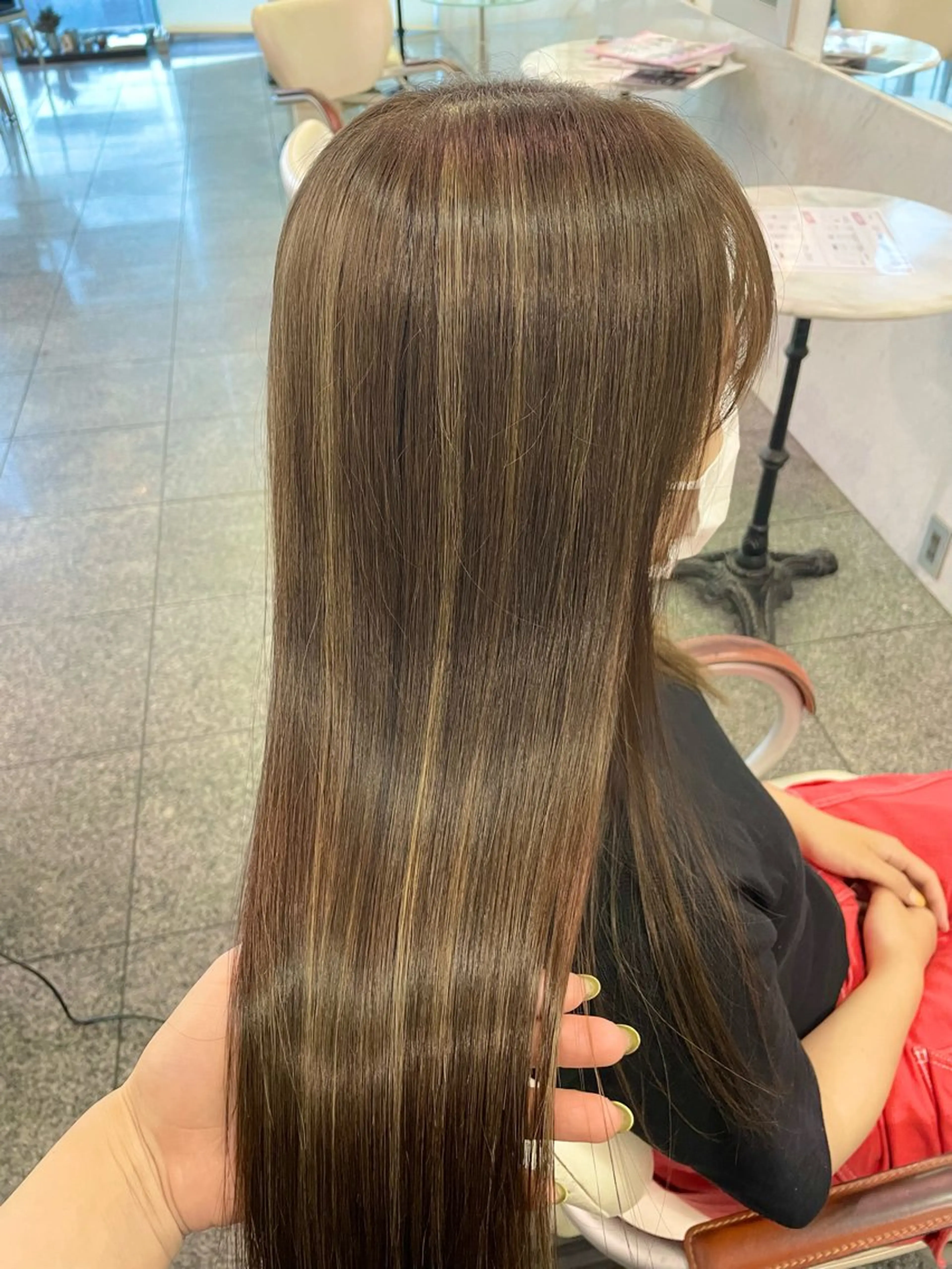 カラー ハイライトカラー ハイトーン、ブリーチ 🤍足立里湖のヘアスタイル