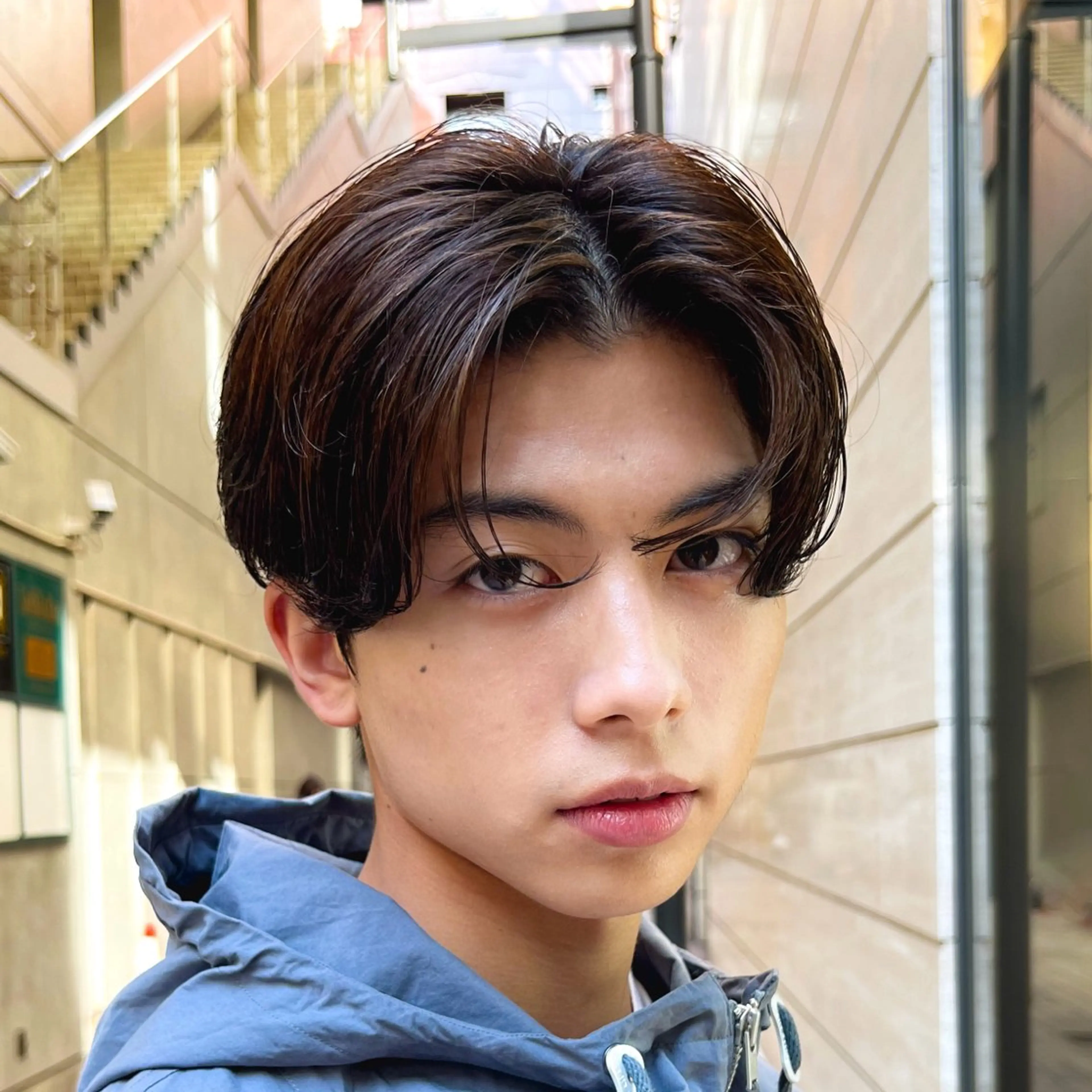 ショート メンズ センターパート メンズカット曲がる 縮毛矯正佐々木タクマのヘアスタイル