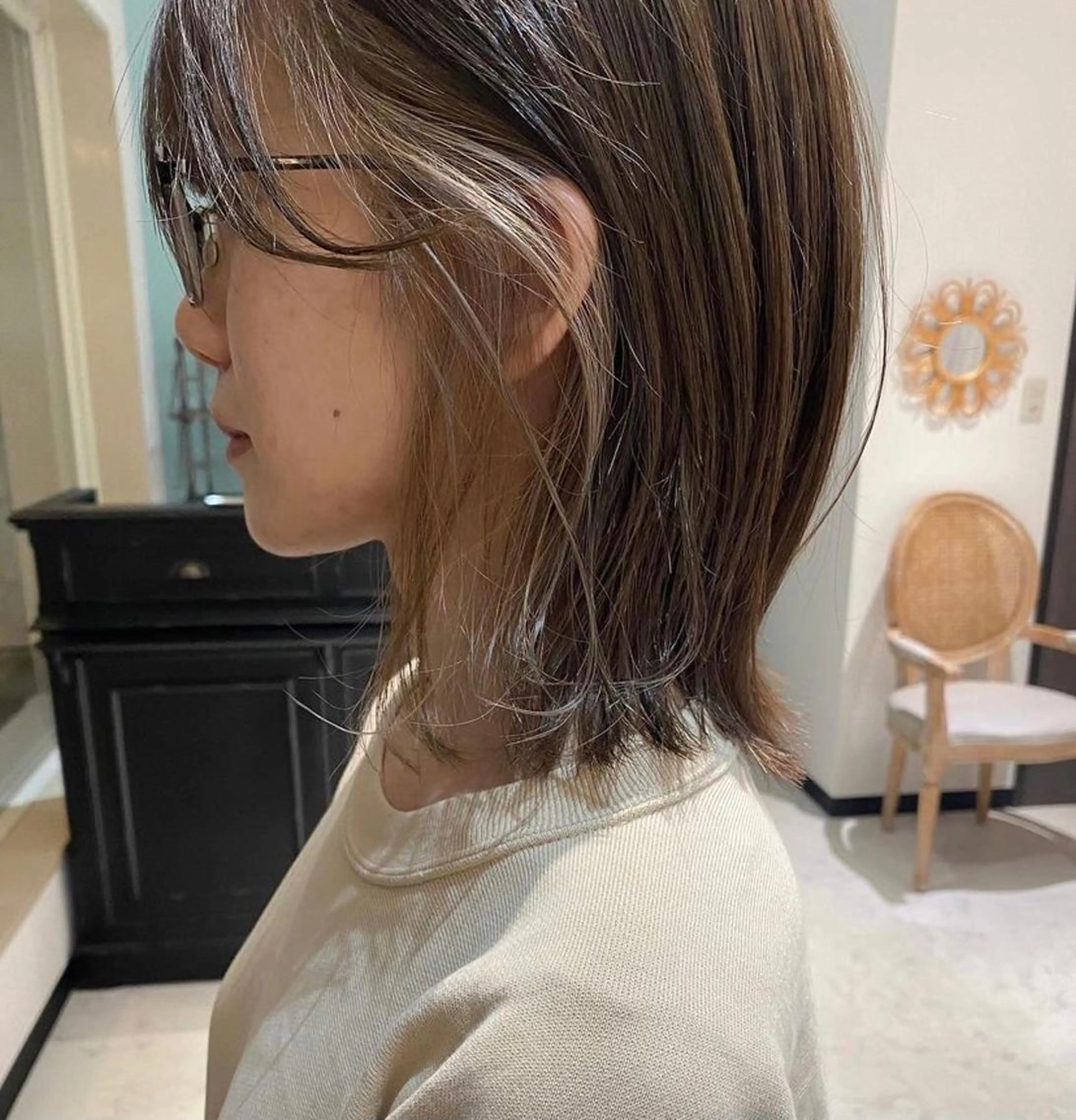ミディアム カラー ベージュカラー グレージュ インナーカラー 藤井 貴美子のヘアスタイル