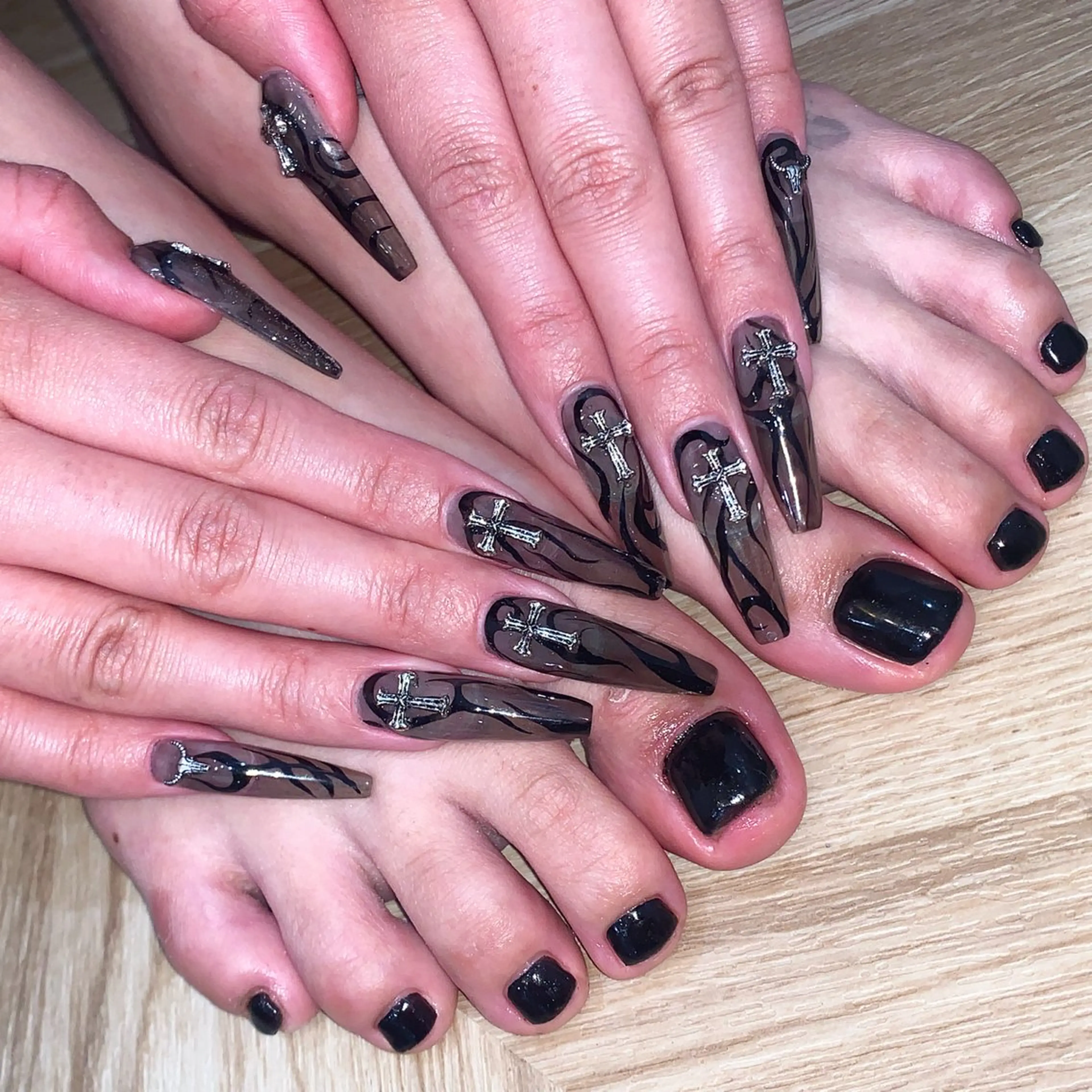 ネイル ハンドネイル NES NAIL所属・さゆり￤推しキャラ ￤ロングネイル🩷のネイルデザイン