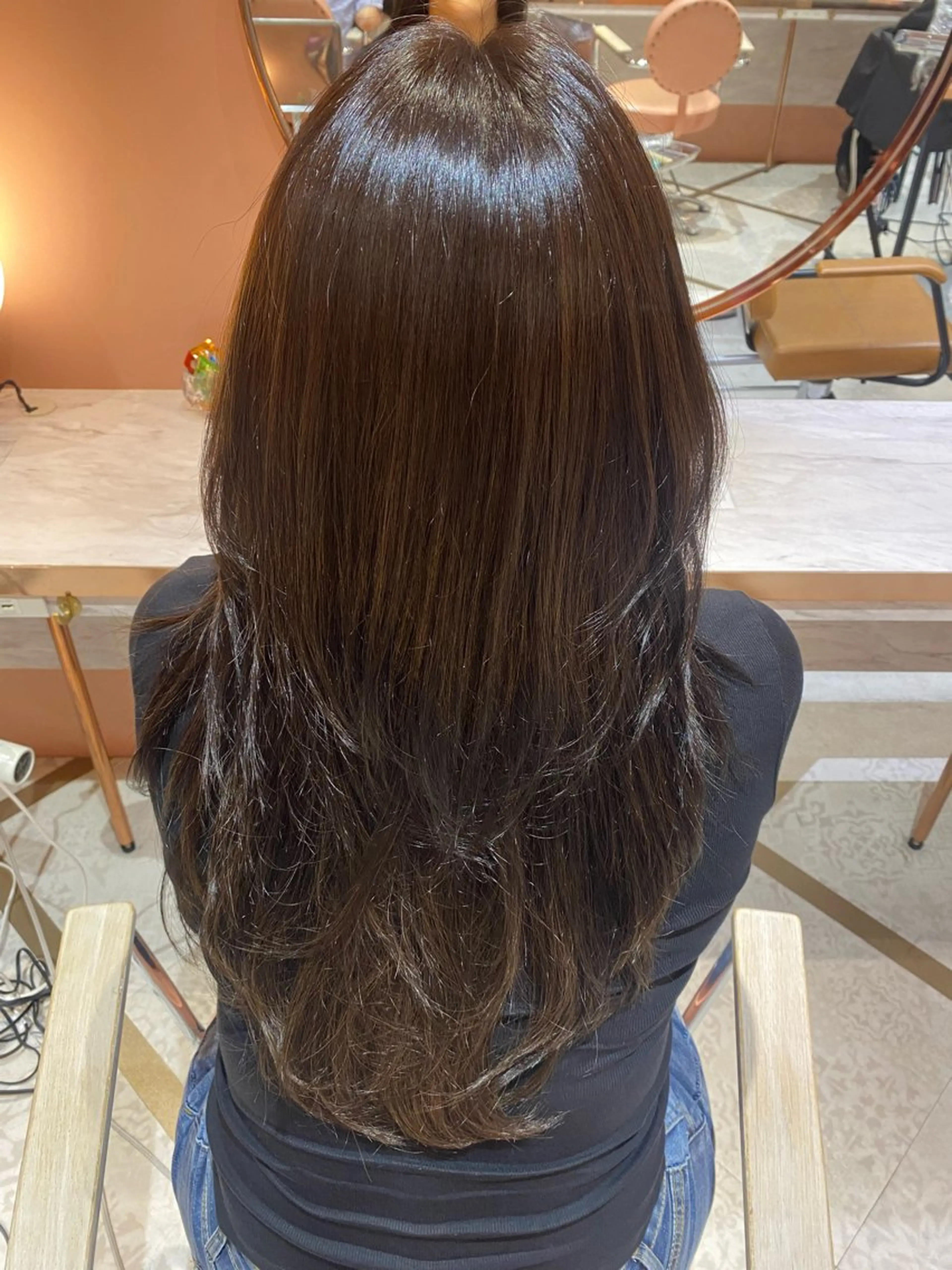ロング カラー SAKURA 〖ベージュ系カラー〗のヘアスタイル
