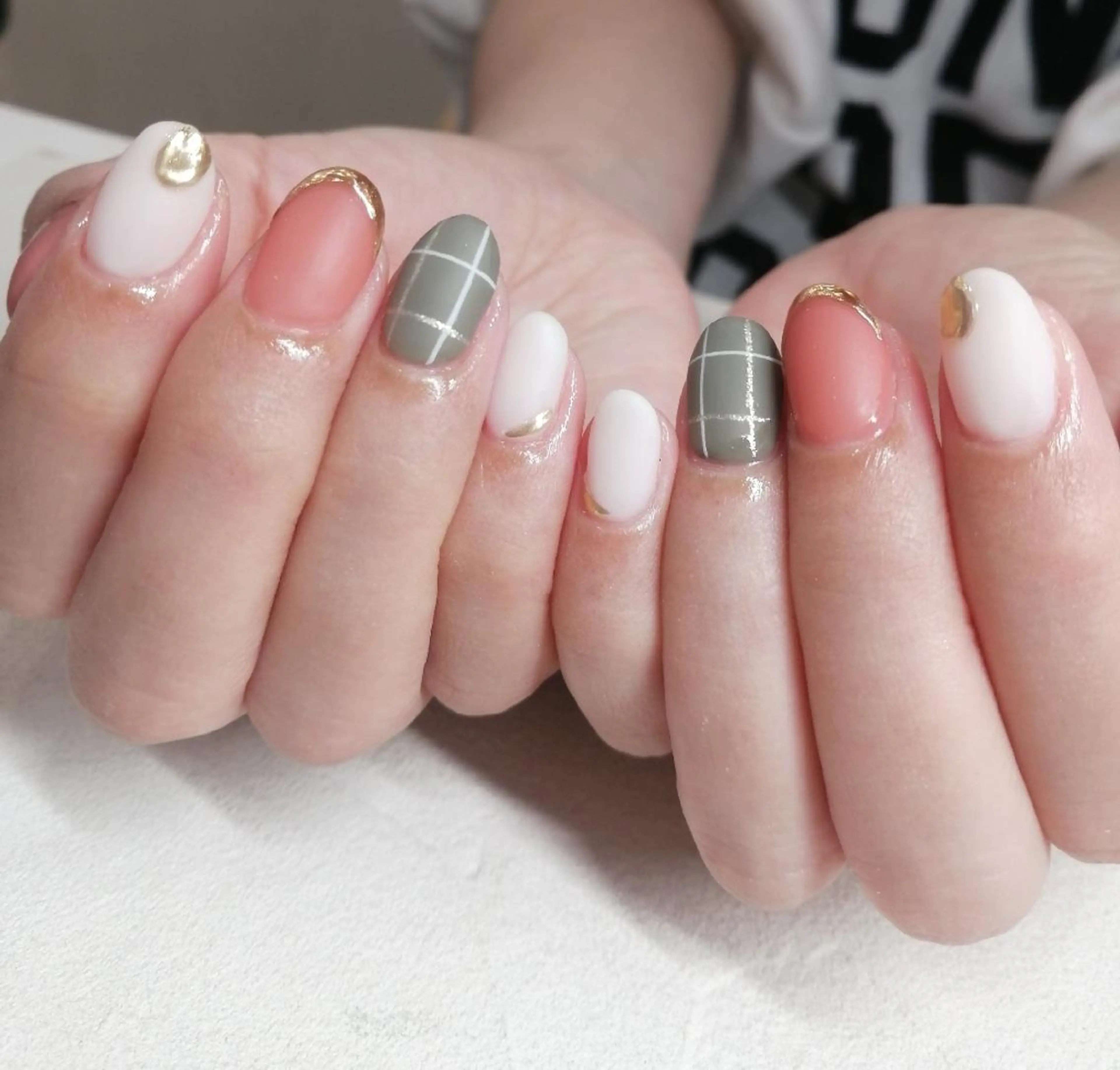 ネイル マットネイル I.プライベートネイルサロン所属・I.プライベート ネイルサロンの眉毛・アイブロウイメージ