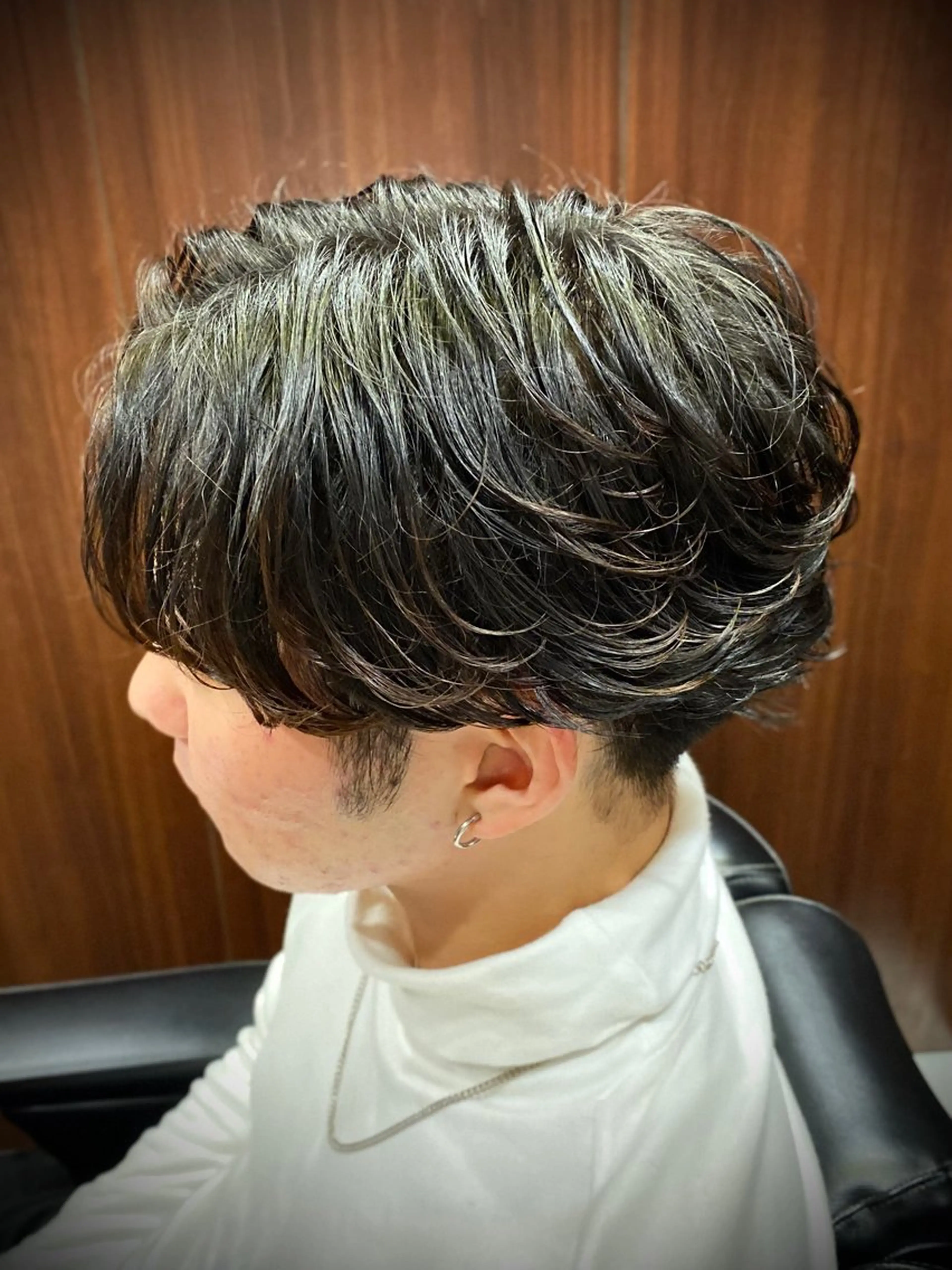 ミディアム 岡崎 海人のヘアスタイル