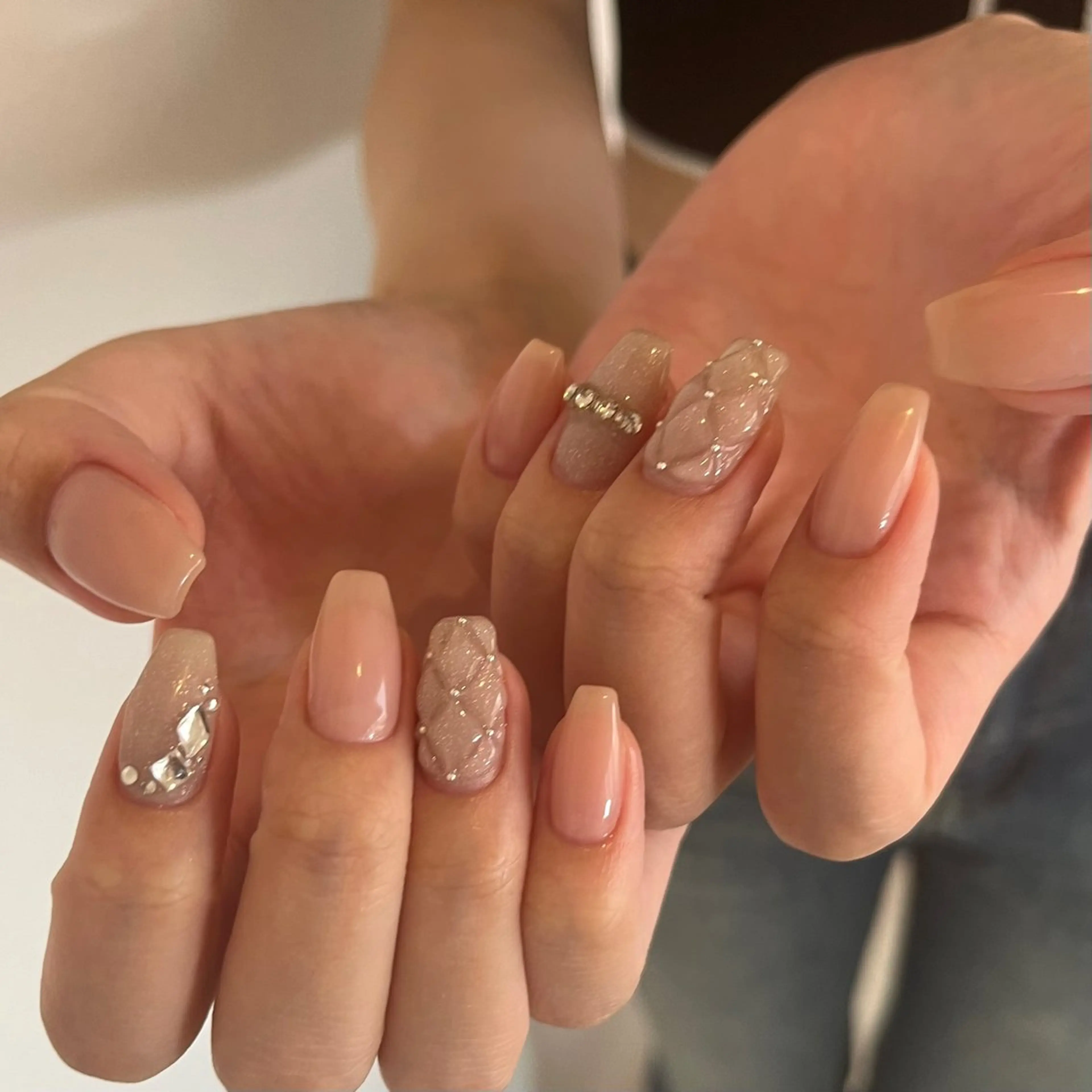 ネイル シンプルネイル ワンホンネイル ハンドネイル people所属・luster shihoのネイルデザイン