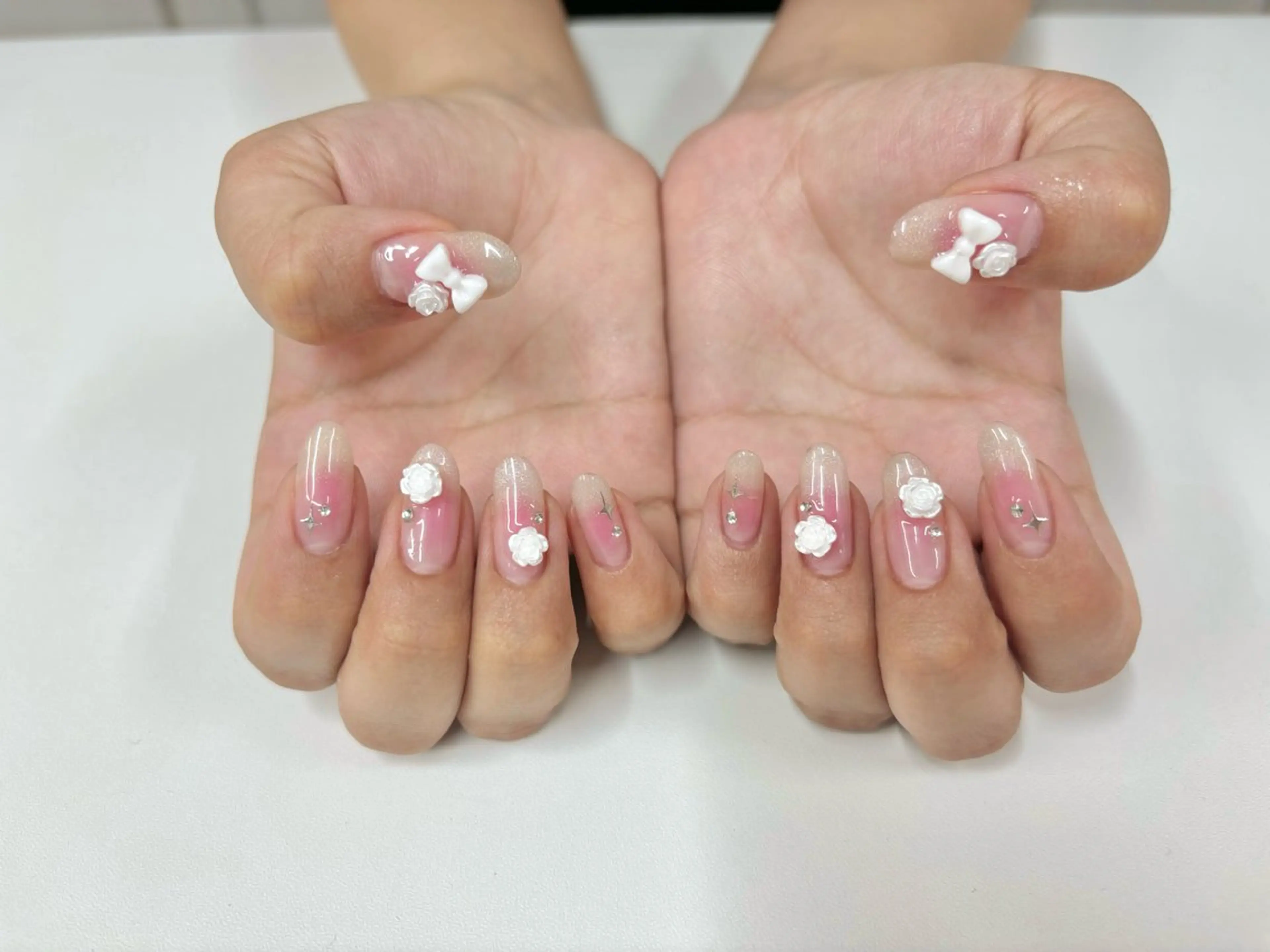 ネイル チークネイル キラキラネイル ハンドネイル Hübsch所属・Sakura Hのネイルデザイン