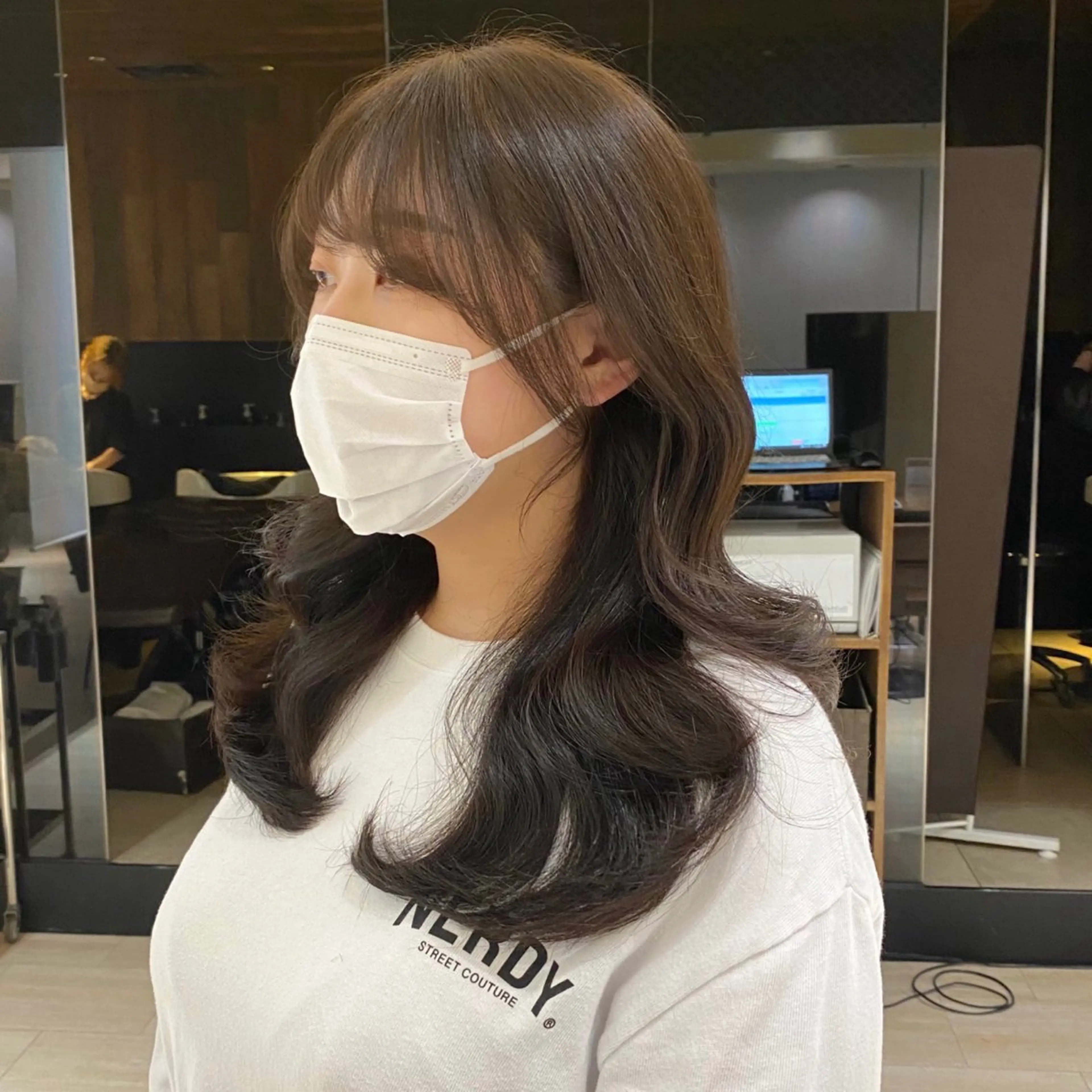 セミロング カラー レイヤー/顔周り /透明感🩶高橋大のヘアスタイル