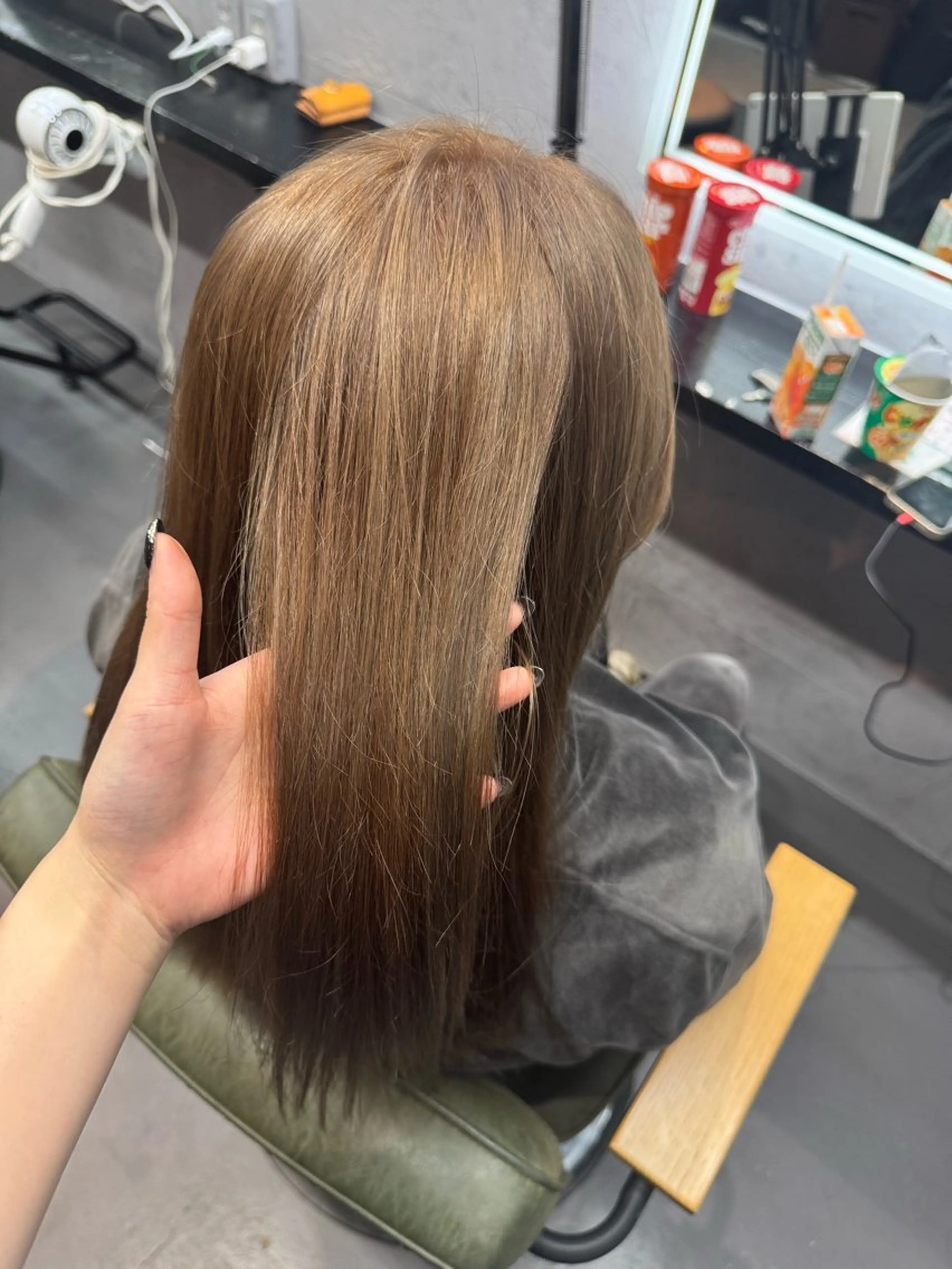 カラー 籔上 凜のヘアスタイル
