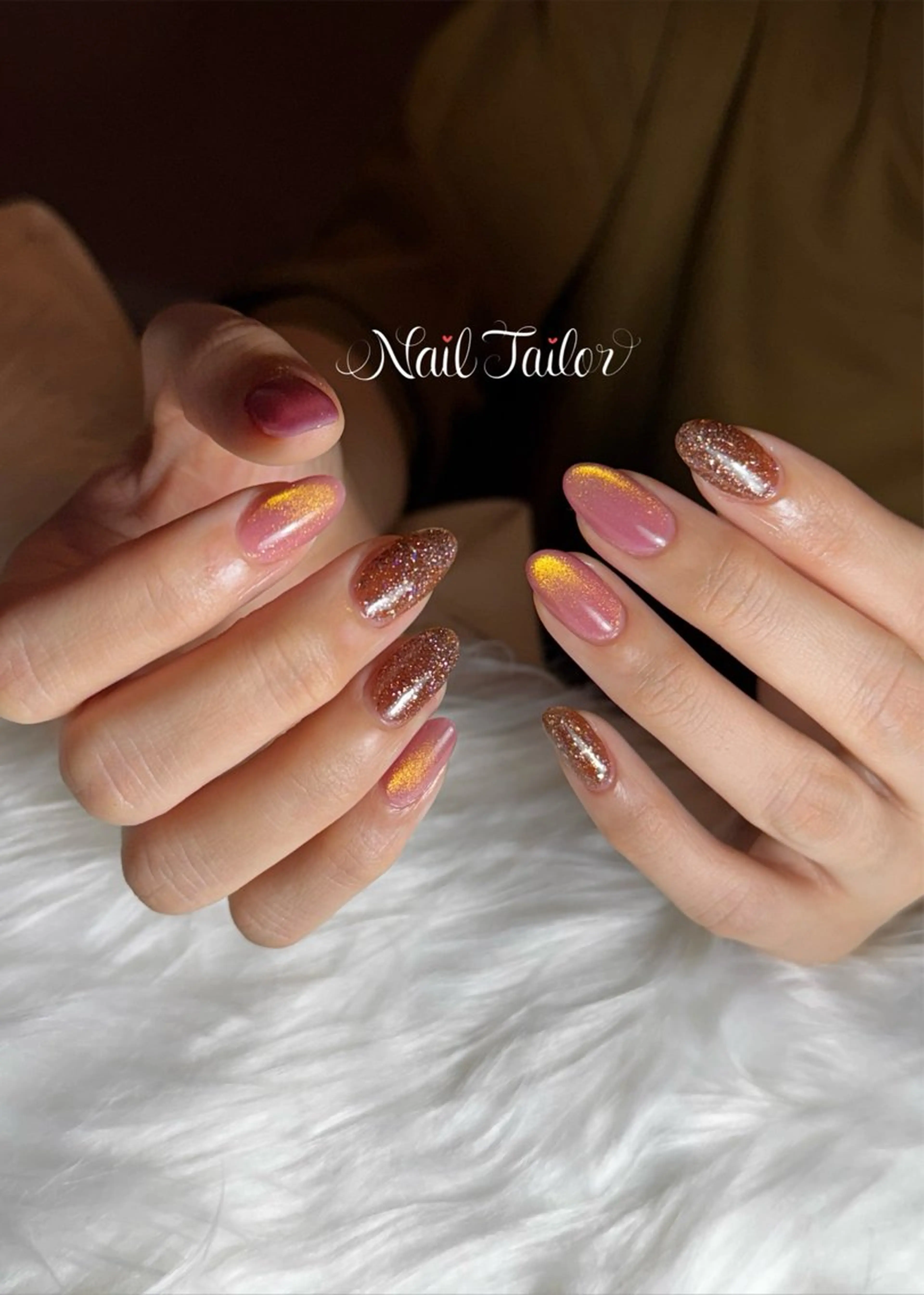 ネイル ブラウン 長さ出し フラッシュネイル ゴールド キラキラネイル 〜Nail Tailor〜　ネイルテイラー所属・NailTailor ネイルテイラーのネイルデザイン