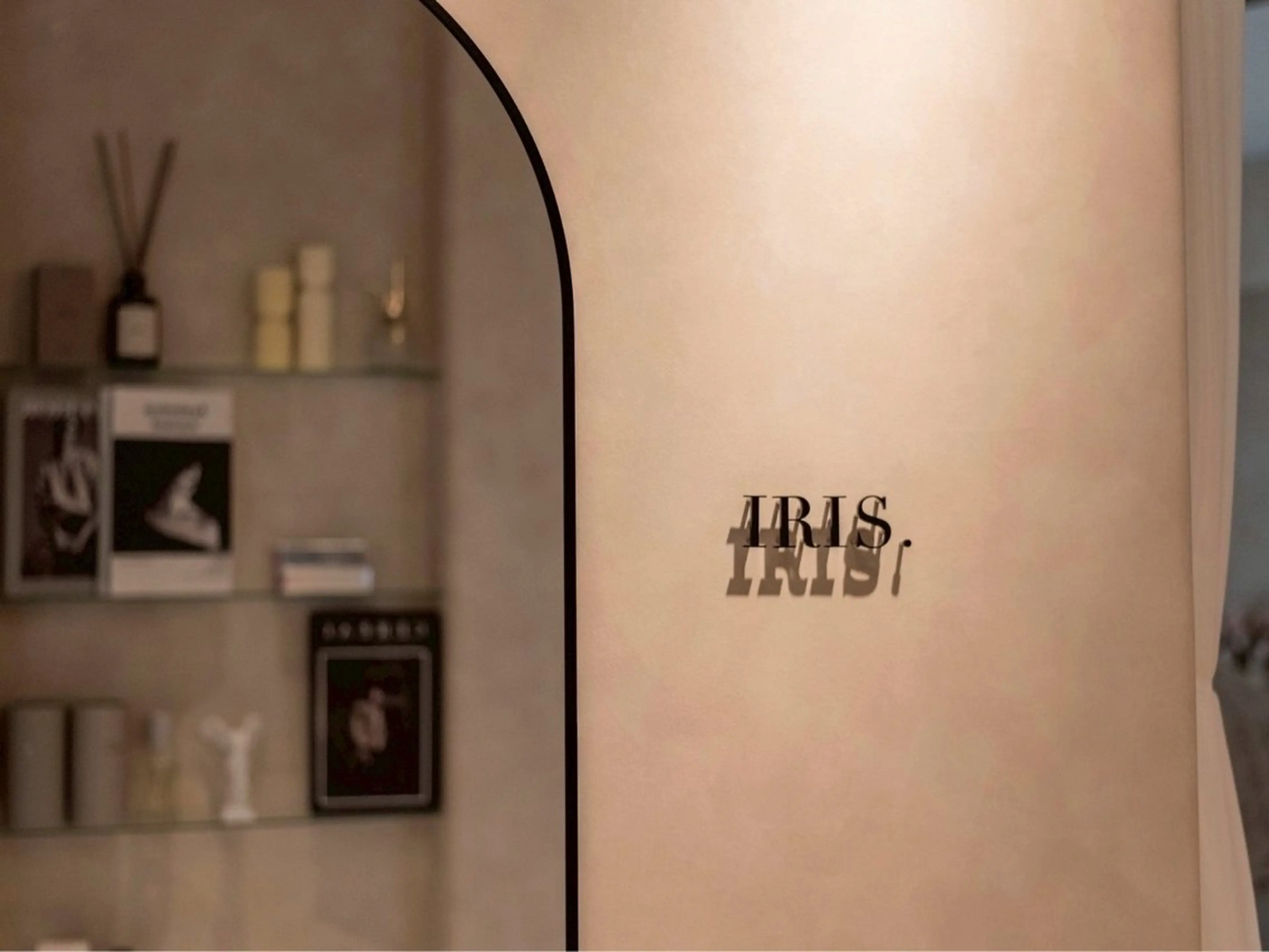 IRIS. sarieのマツエク・マツパデザイン