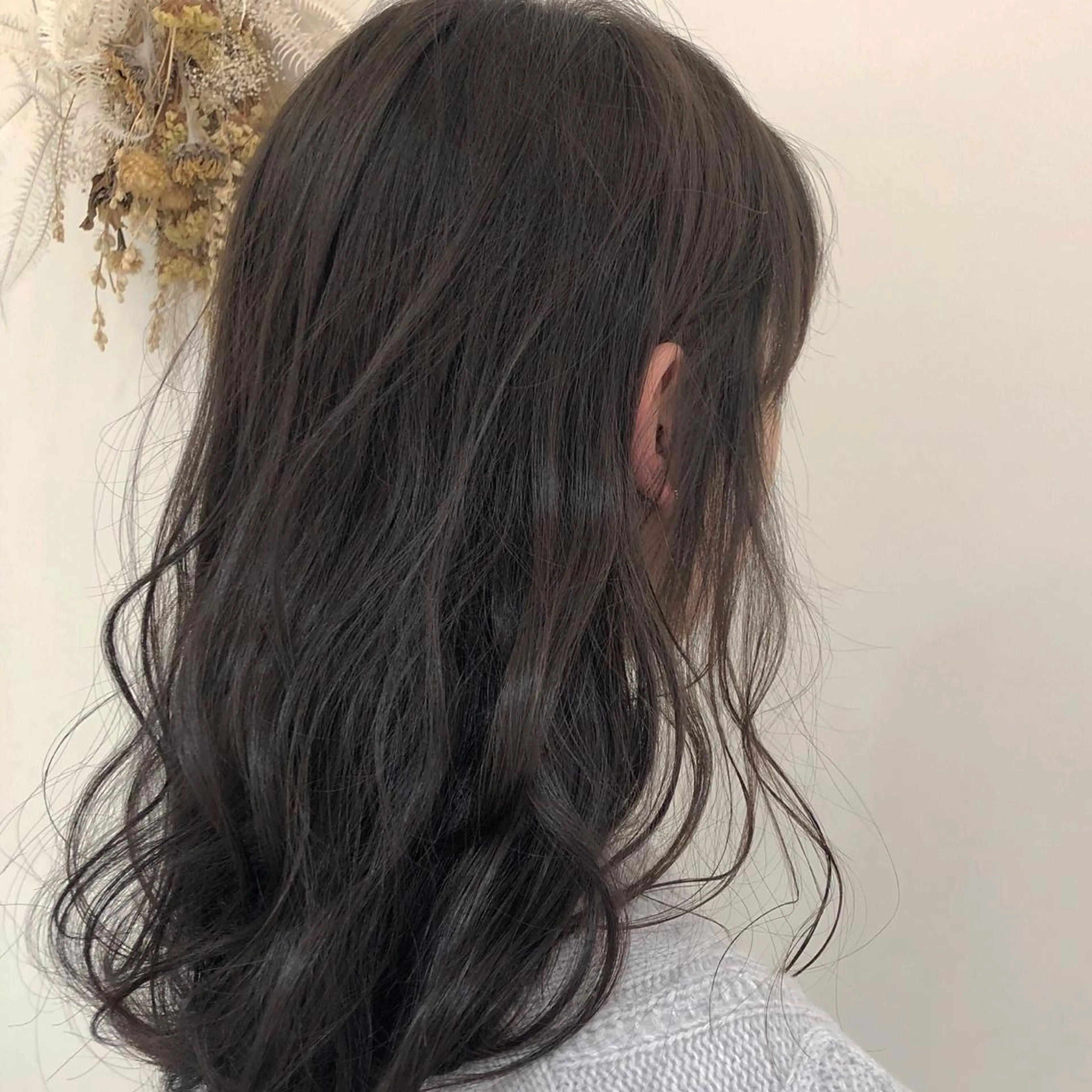 セミロング カラー ベージュカラー オリーブベージュ プレイングカラー🤍 細めハイライトのヘアスタイル