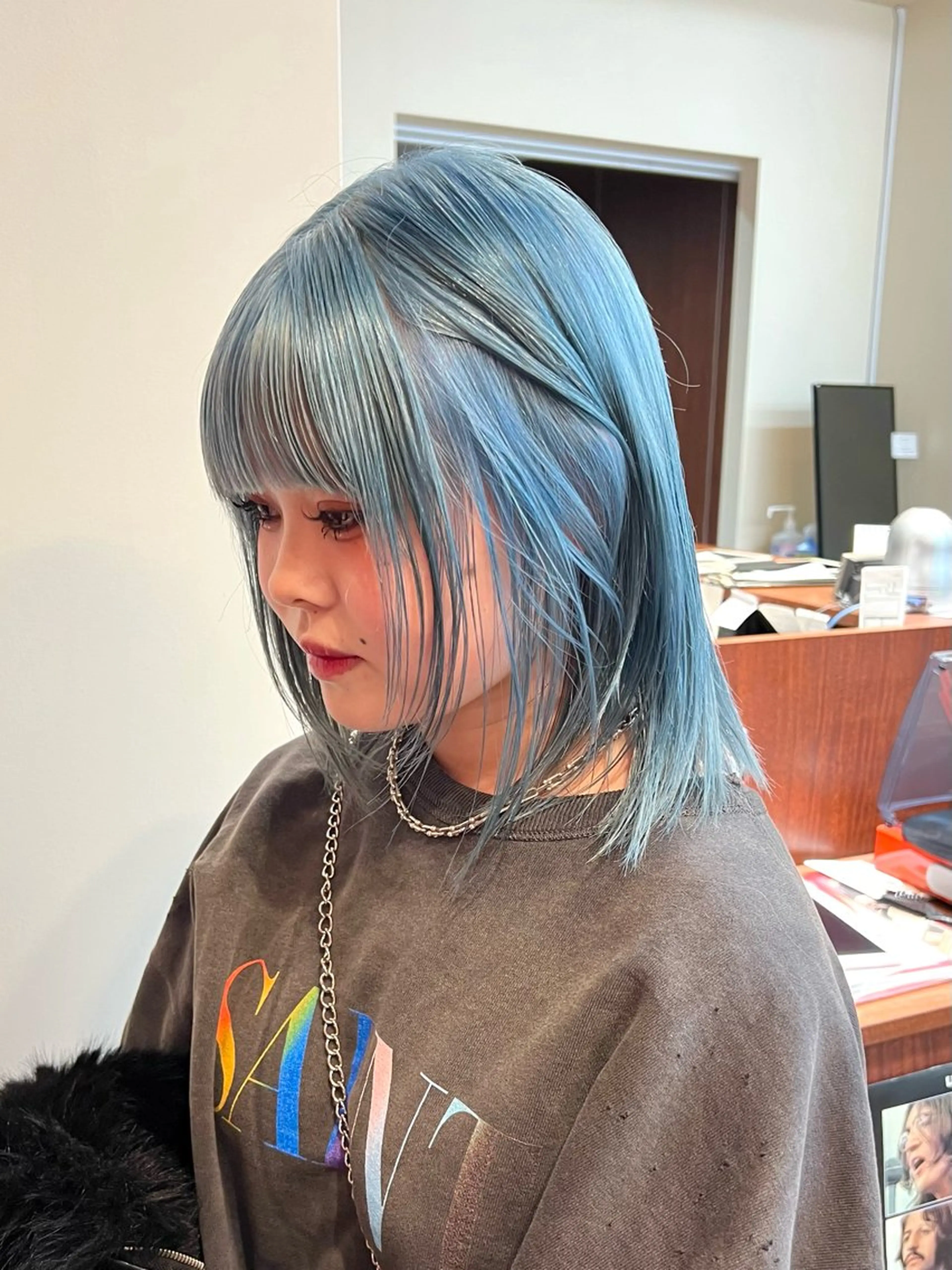 ミディアム カラー ブリーチ ブロンド ケアブリーチ 透明感カラー ダブルカラー カット ヘアカラー トリートメント ニュアンスレイヤー ハイトーンカラーのヘアスタイル