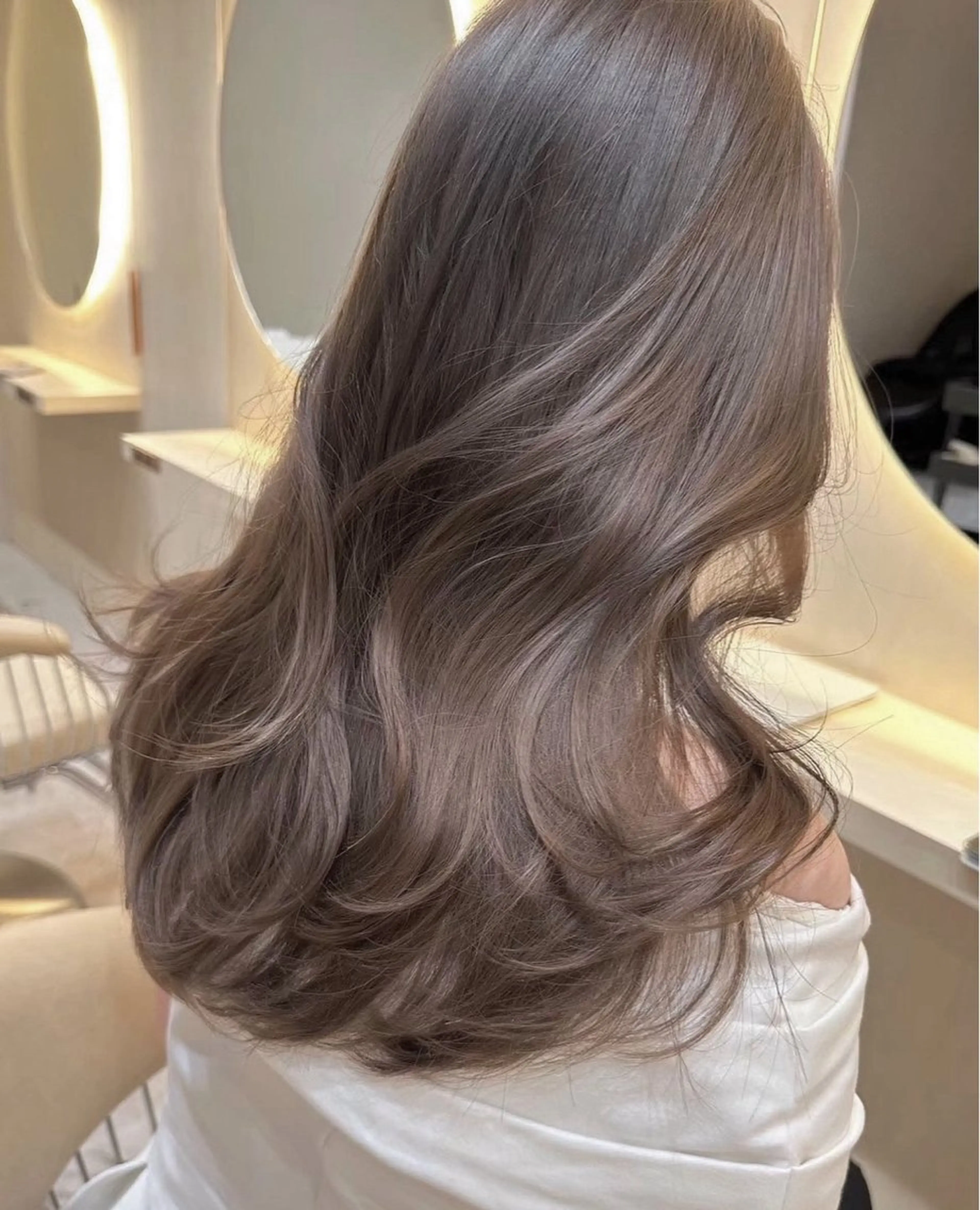 ロング カラー ヘアカラー トリートメント 顔周り\透明感カラ ー\まりんのヘアスタイル