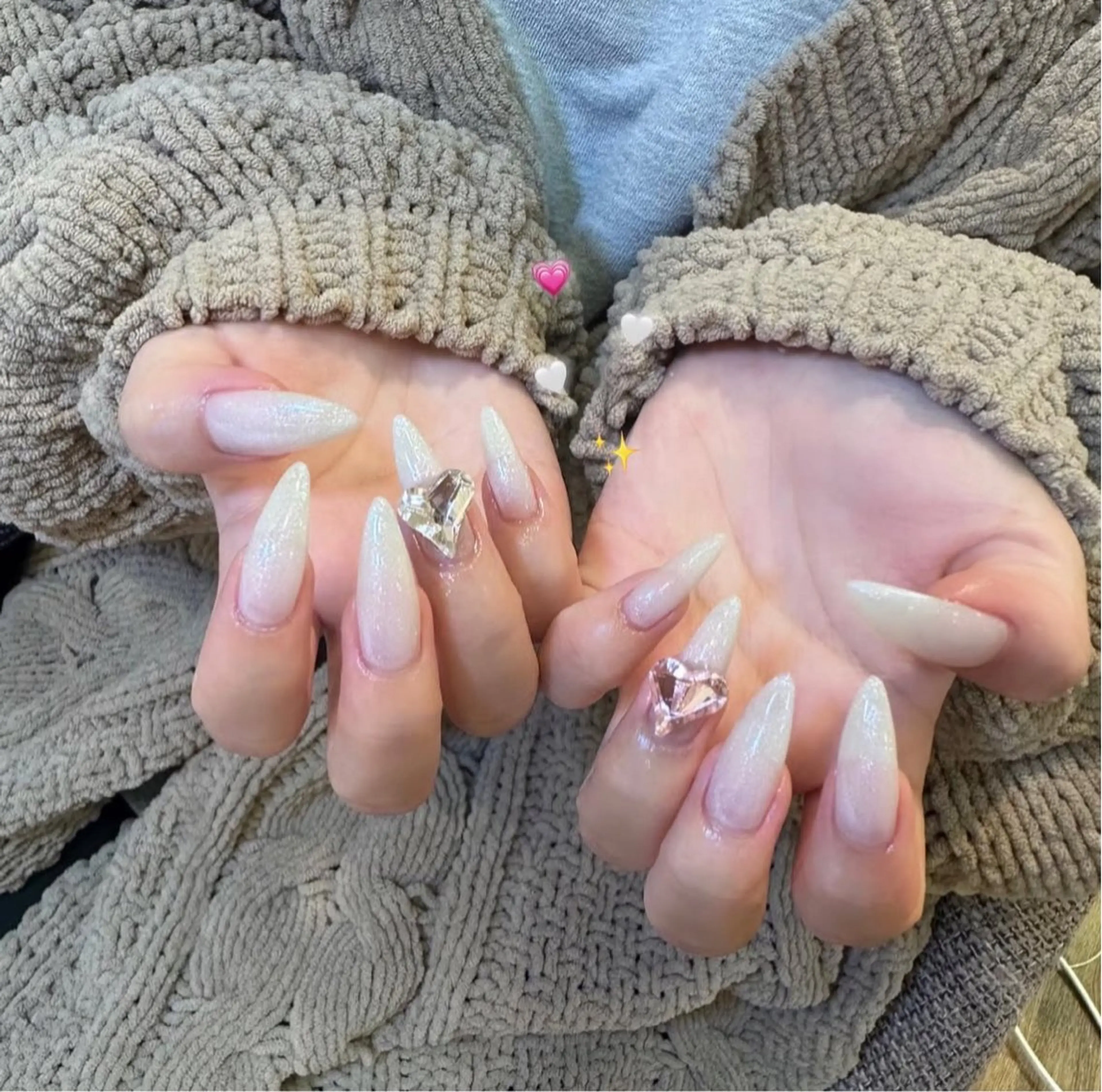 ネイル 長さ出し グラデーション キラキラネイル 韓国ネイル ラメ(グリッター) ハンドネイル ハンドケア Chisa Nail Studio所属・リ リのネイルデザイン