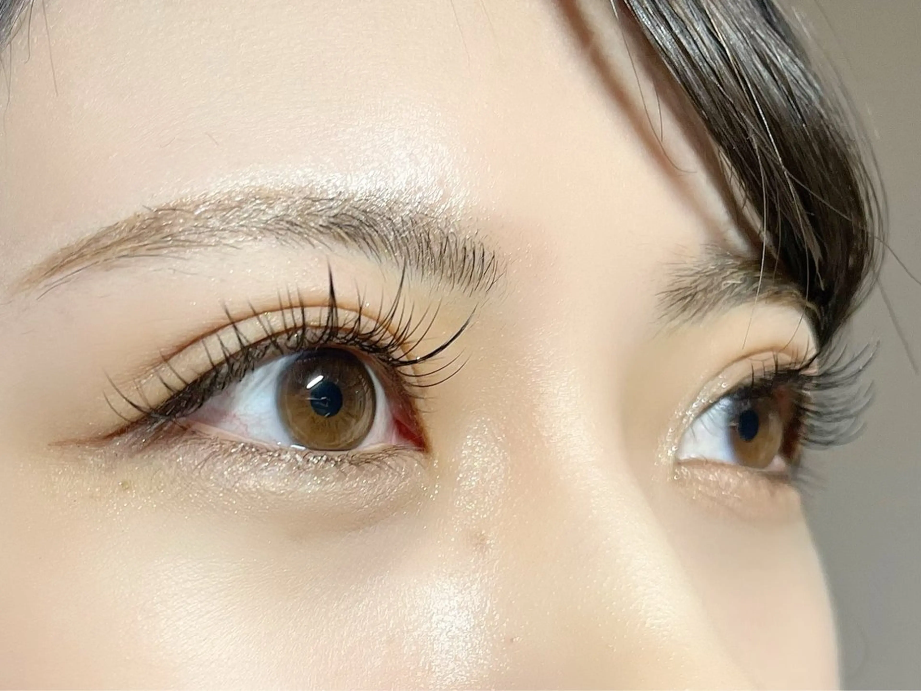 マツエク・マツパ フラットラッシュ ワンホンマツエク Regene HIROKAWAの眉毛・アイブロウイメージ