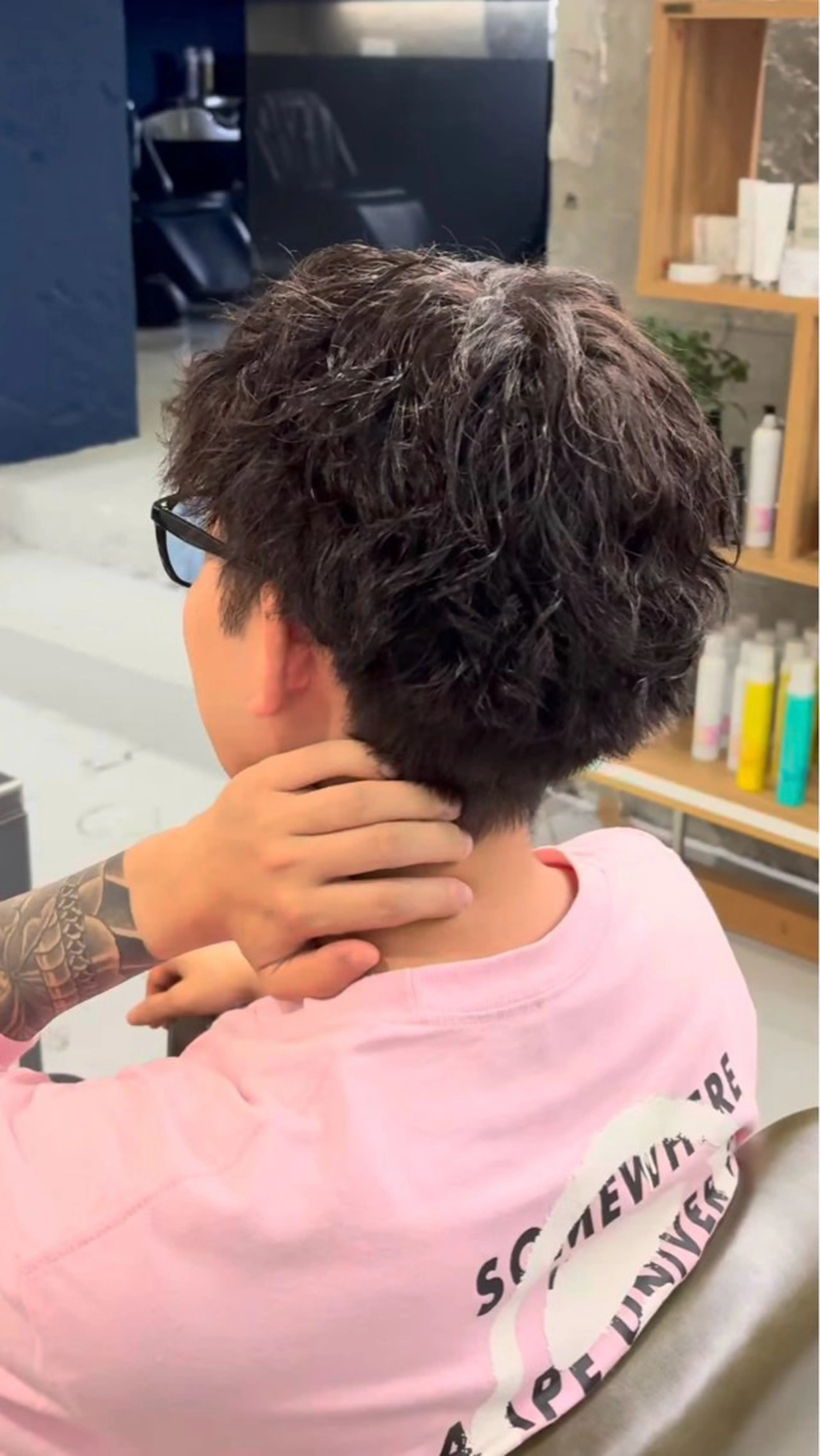 ミディアム メンズ ミディアムパーマ メンズパーマ メンズツイストパーマ ツイストパーマ パーマ KIMIYA/メンズ パーマ/似合せカラーのヘアスタイル