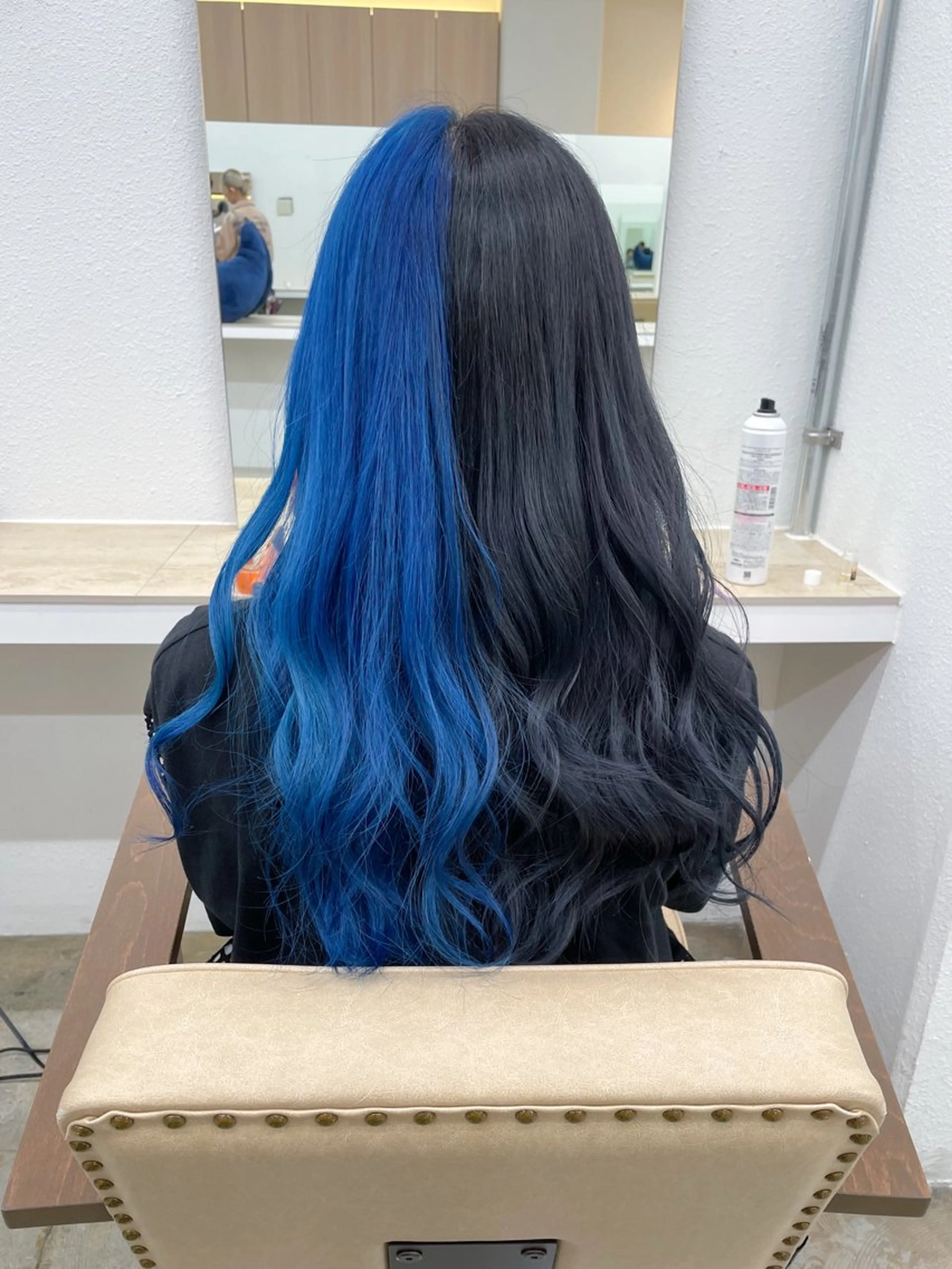 ロング カラー 黒髪 ブリーチ ブルーカラー ケアブリーチ デザインカラー ハイトーン/レイヤー /ケアブリーチ石川治のヘアスタイル