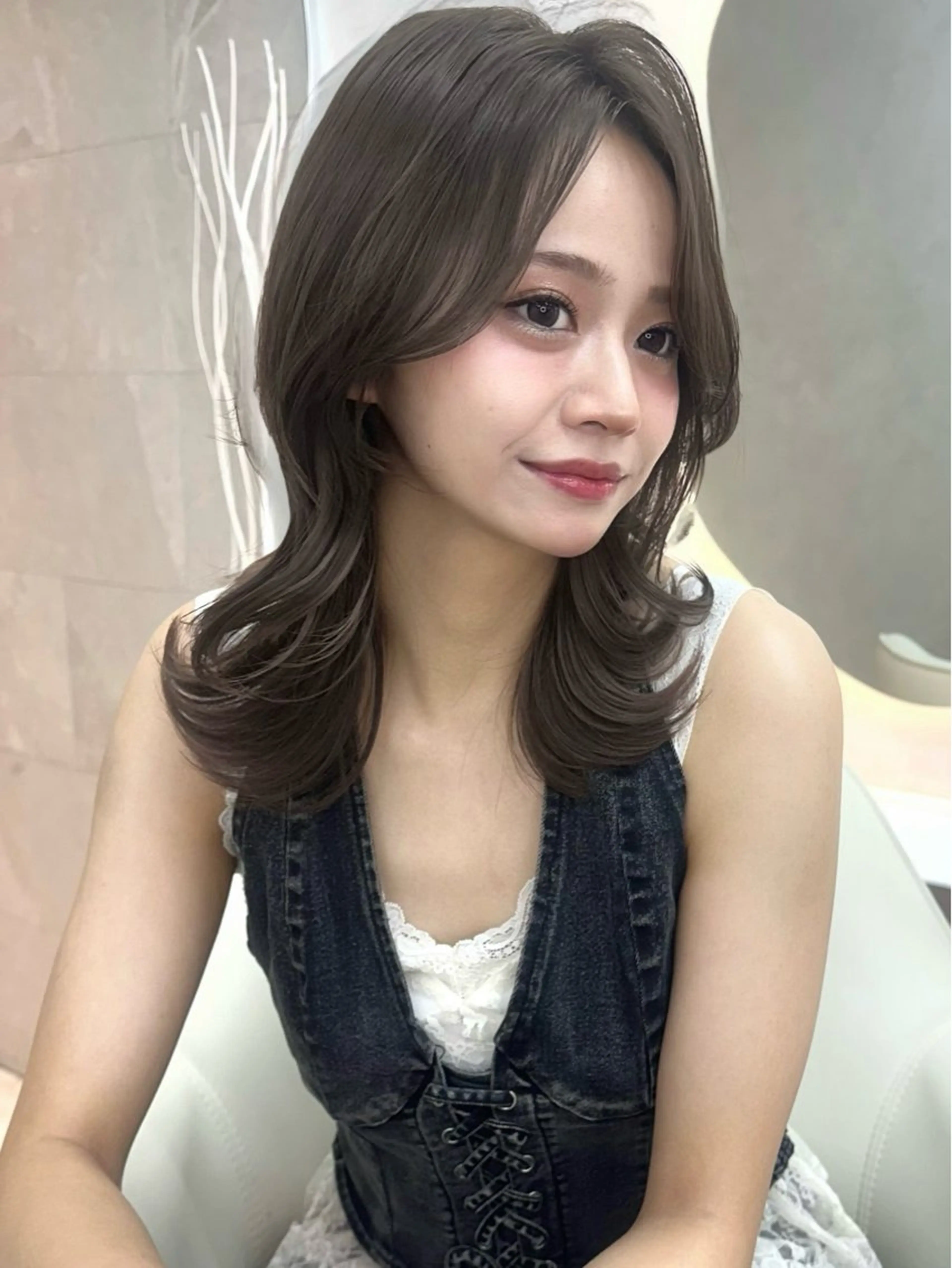 セミロング カラー ベージュカラー ブリーチ ブラウンカラー ケアブリーチ ダークグレー カット ヘアカラー トリートメント 🦋高瀬寛菜🦋 韓国/ブリーチのヘアスタイル