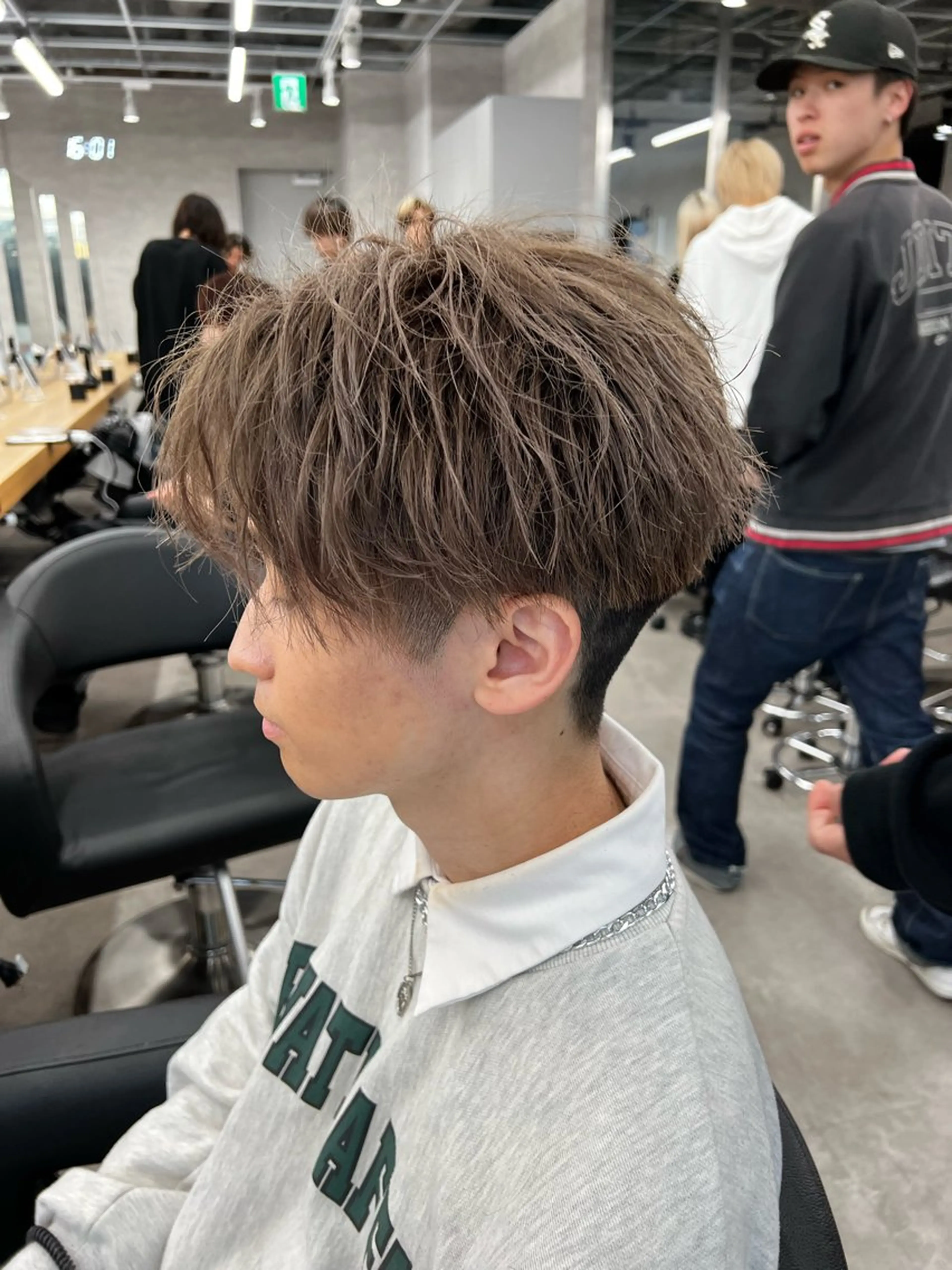 カラー パーマ メンズ メンズブリーチ ブリーチ 新世代パーマ⚡️ の達人トモ⚡️のヘアスタイル