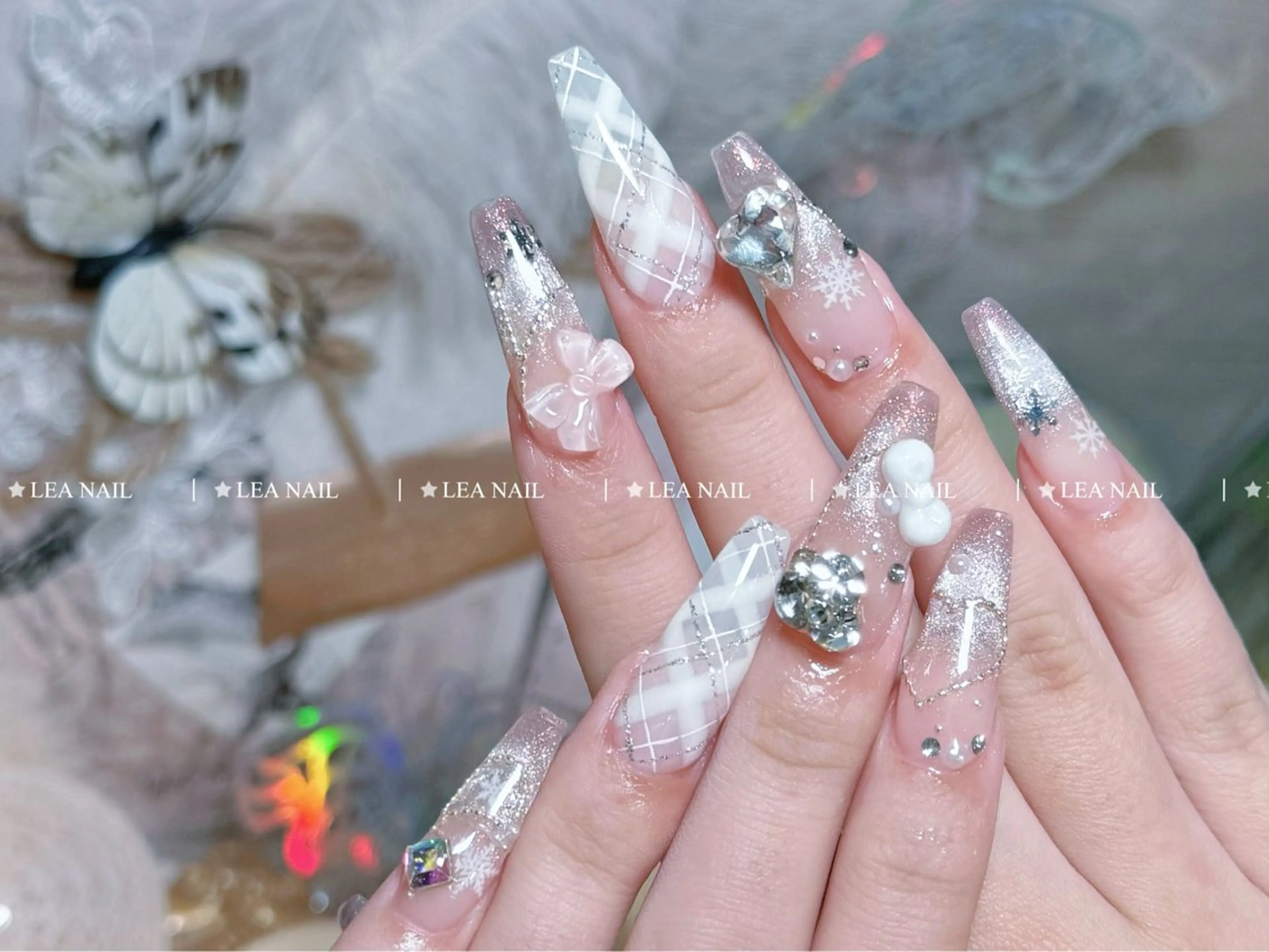 ネイル フラッシュネイル フットネイル フレンチネイル ジェルネイル ガラスフレンチ ハンドネイル 菊池 ユウキのネイルデザイン