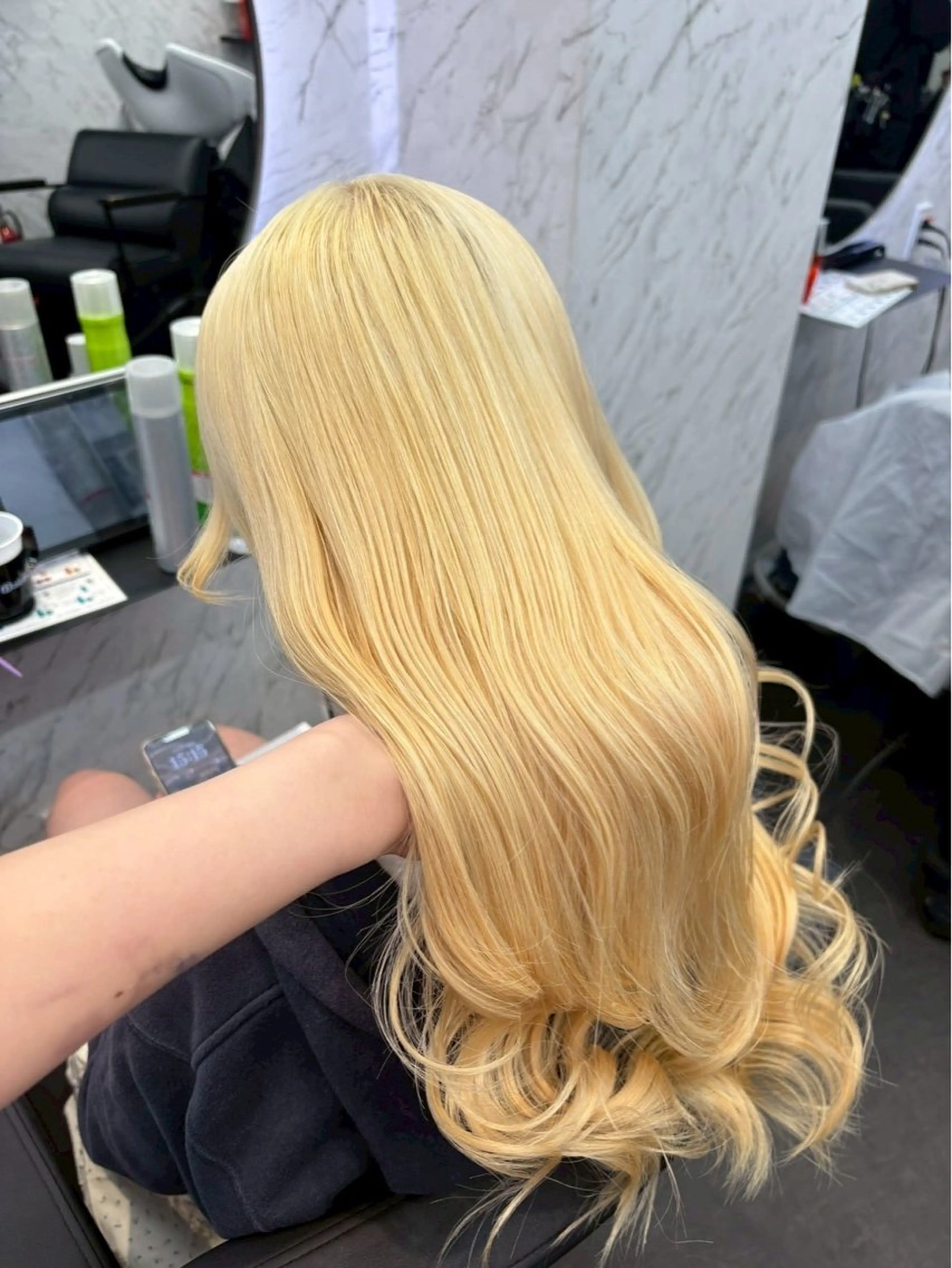 カラー ベージュカラー ブリーチ 透明感カラー ホワイトベージュ hair salon dot.mooda所属・레온⋆✦ Leon 透明感✨️Colorのヘアスタイル