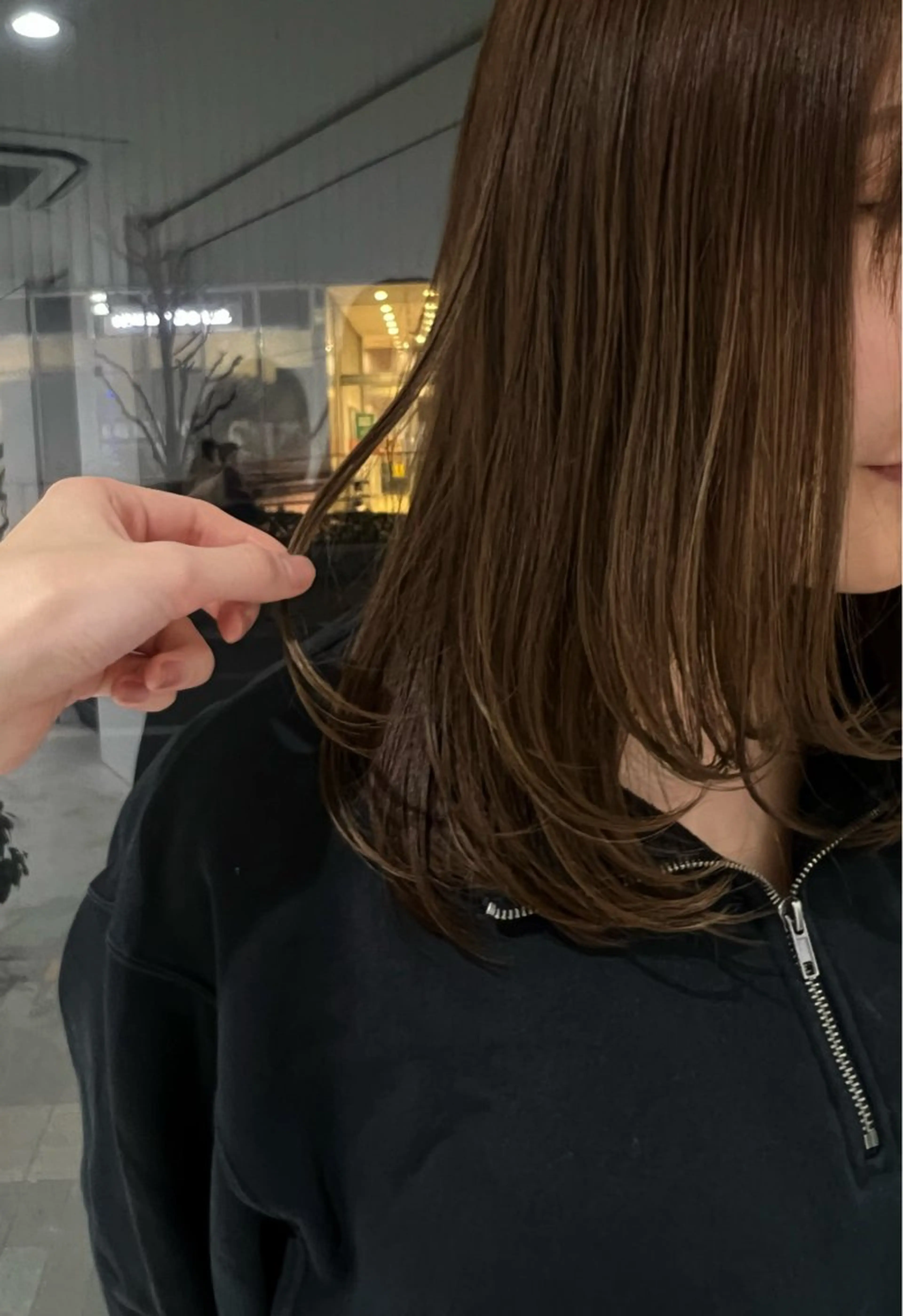 ミディアム カラー ヘアカラー トリートメント ヘッドスパ ヘアセット 🖤:抜け感×大人 透明感カラー/Aoiのヘアスタイル