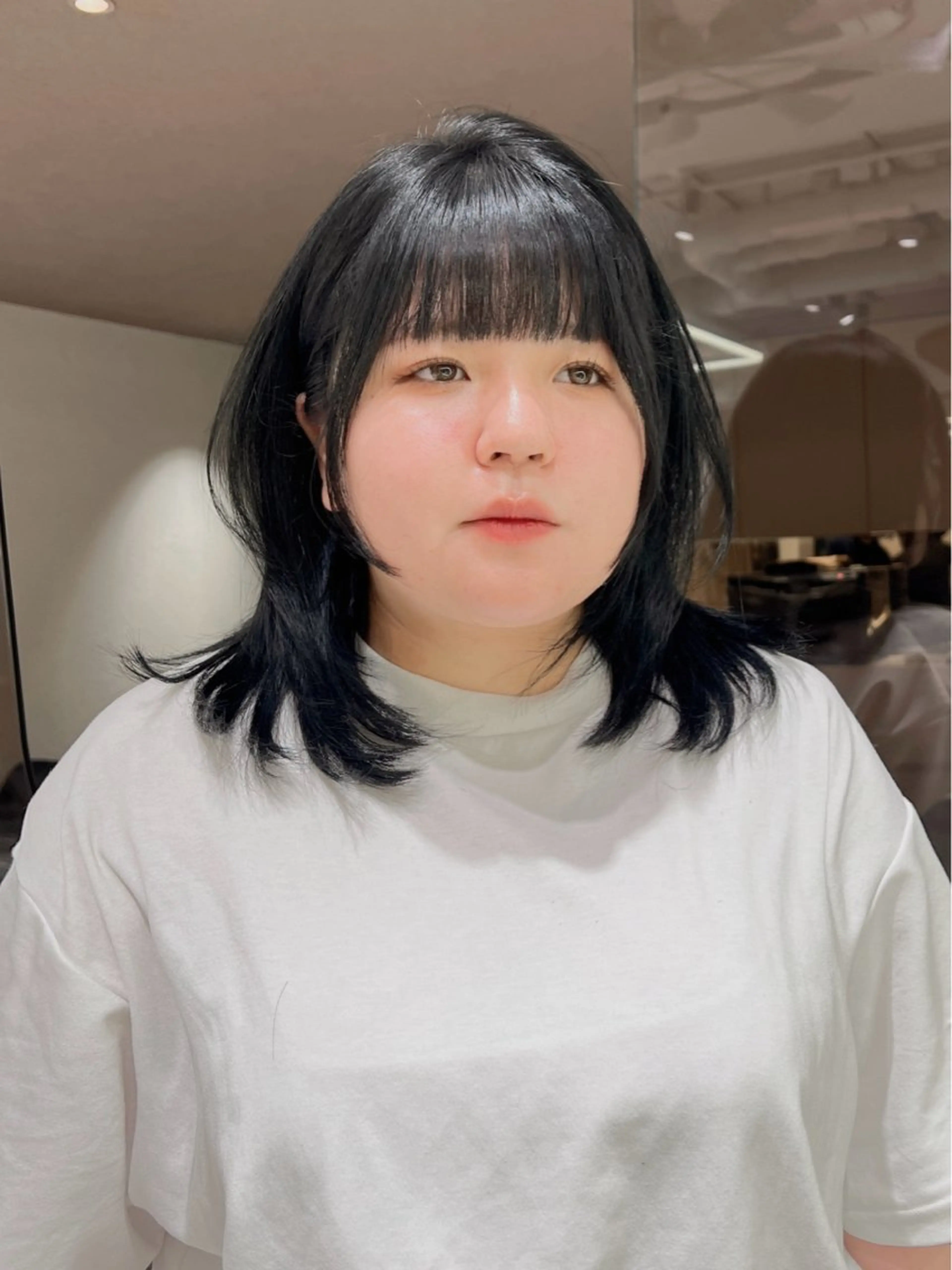 ミディアム くびれヘア くびれレイヤー レイヤーカット 小顔カット rino🤍 恵比寿レイヤーカットのヘアスタイル