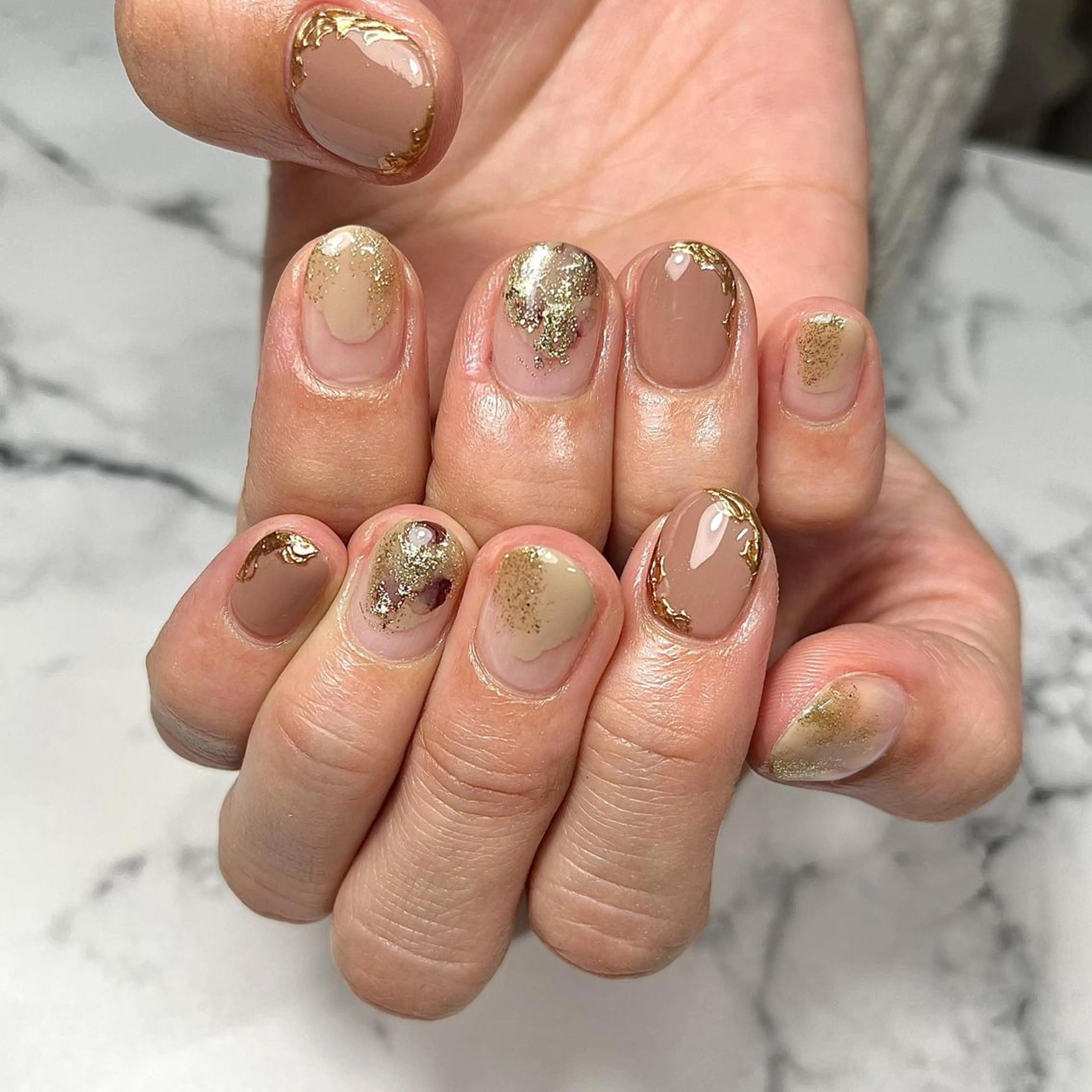 ネイル アートネイル ブラウン ジェルネイル ゴールド 氷ネイル・うるうるネイル ハンドネイル NAIL NOWのネイルデザイン