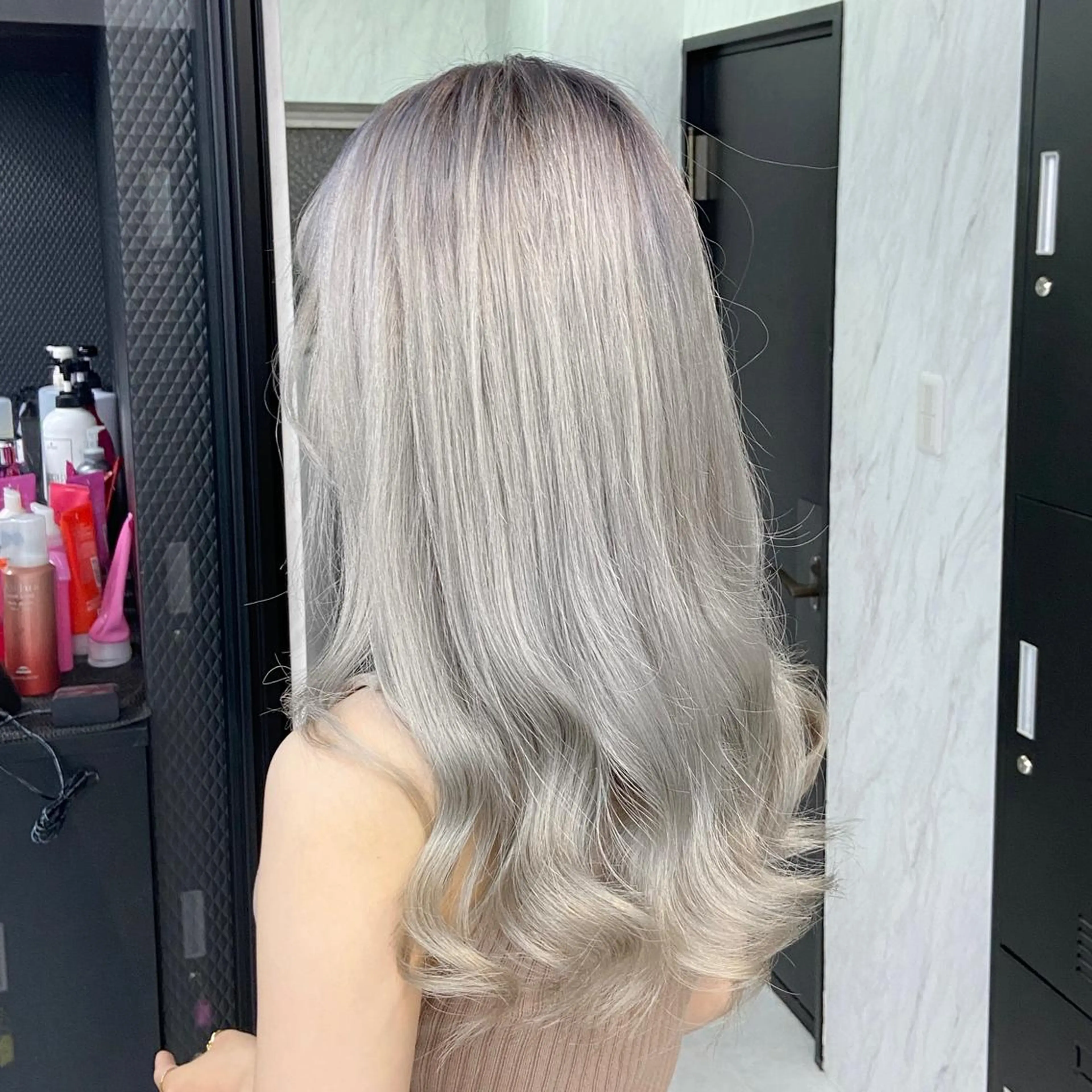 ミディアム カラー ハイトーンカラー ヘアカラー トリートメント ミルボンAujua認定サロン Ria  OSAKA 梅田所属・メンズ、エクステ特化 Ryuのヘアスタイル