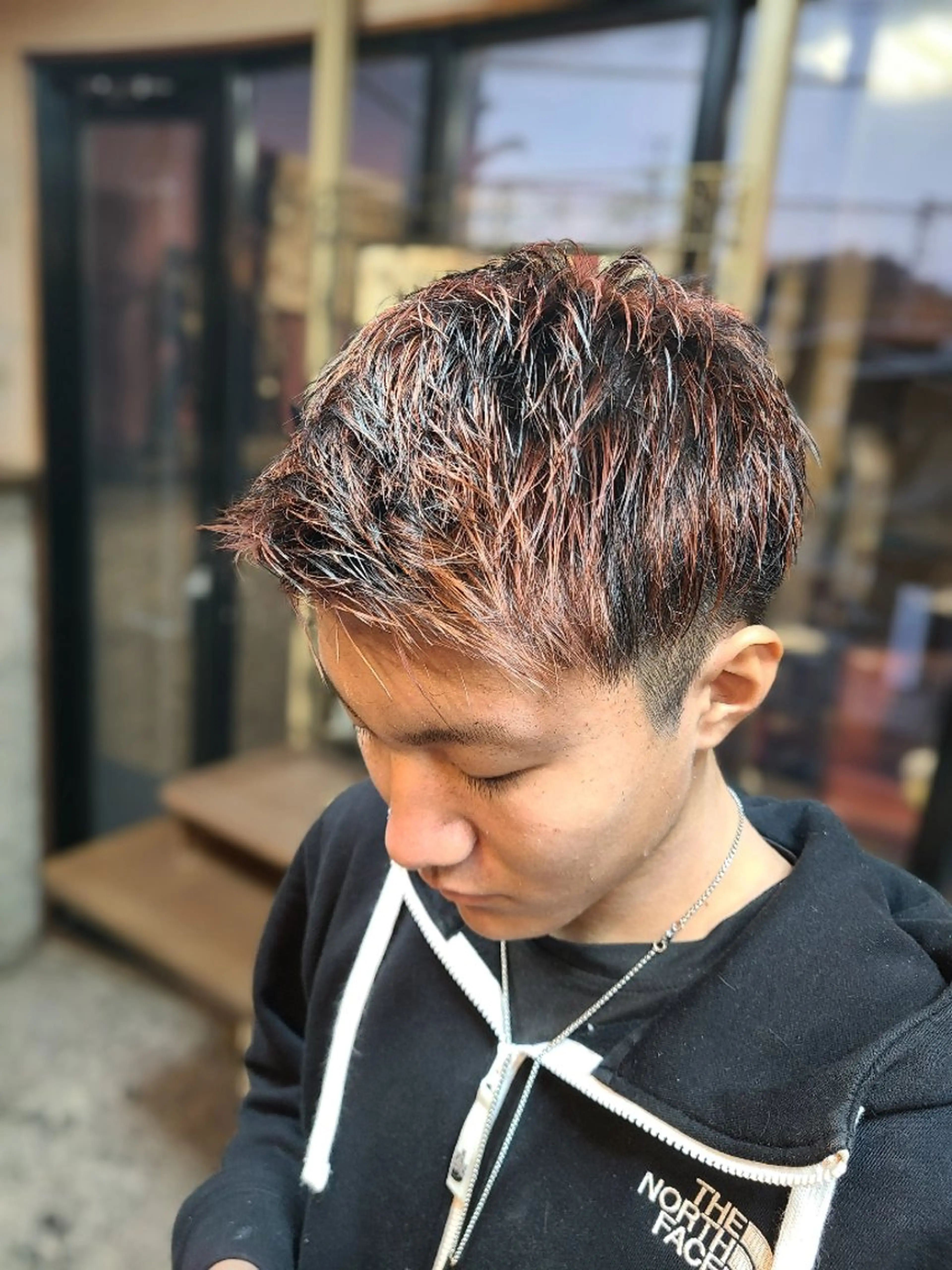 ショート メンズ カラー メンズブリーチ メンズハイライト ブリーチ ハイライトカラー ハイライト 桐島 令奈のヘアスタイル