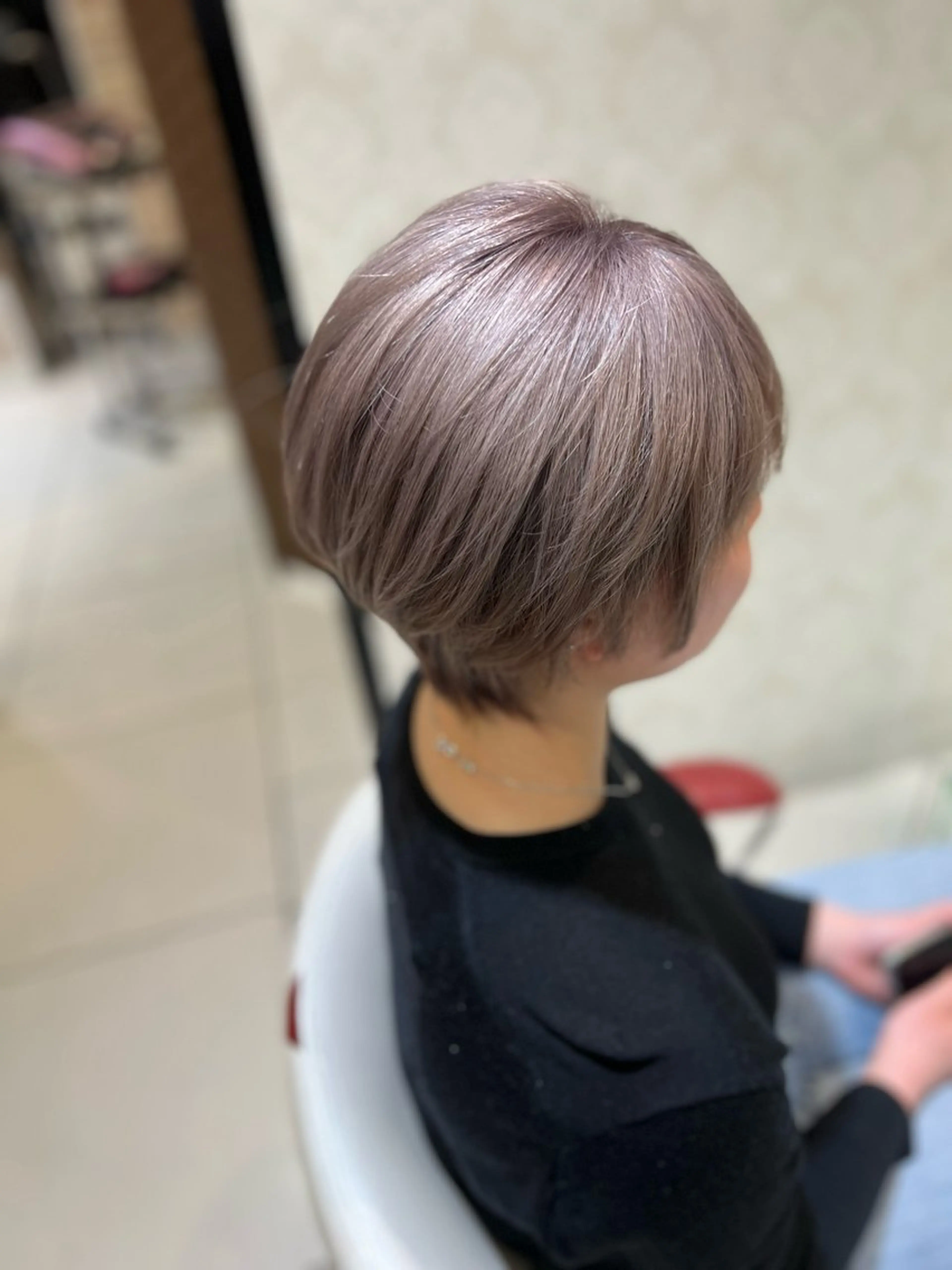 ショート カラー ブリーチ 越谷　デザインカラー ハイトーン　クラモチのヘアスタイル