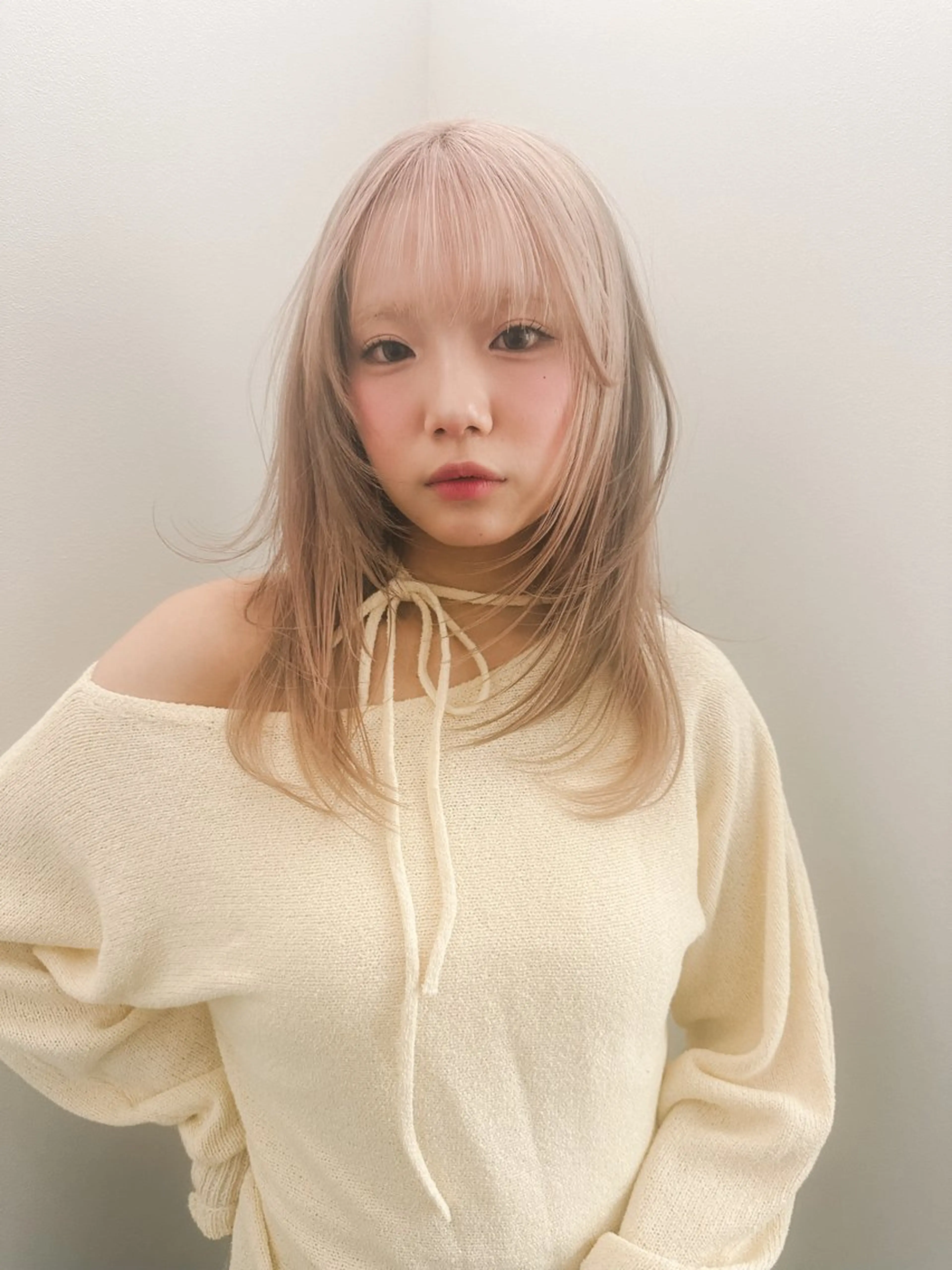 セミロング カラー ブリーチ ケアブリーチ 顔まわりレイヤー 顔周りカット レイヤーカット レイヤー/ウルフ/ ハッシュカット/ダイのヘアスタイル