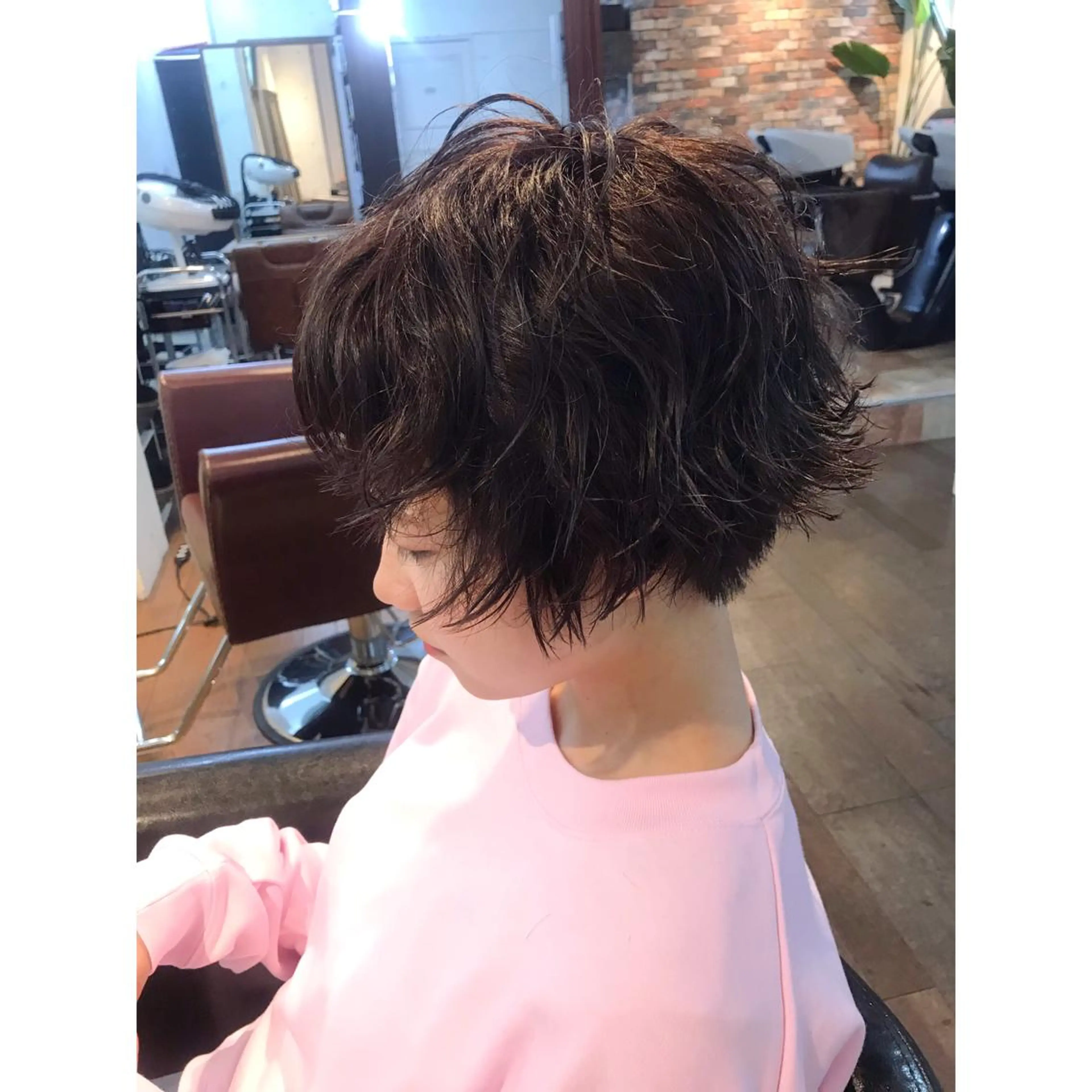 ショート カラー くせ毛 corona hairdesign KAZUE MAEDA所属・マエダ　カズエ🫶 coronahairのヘアスタイル